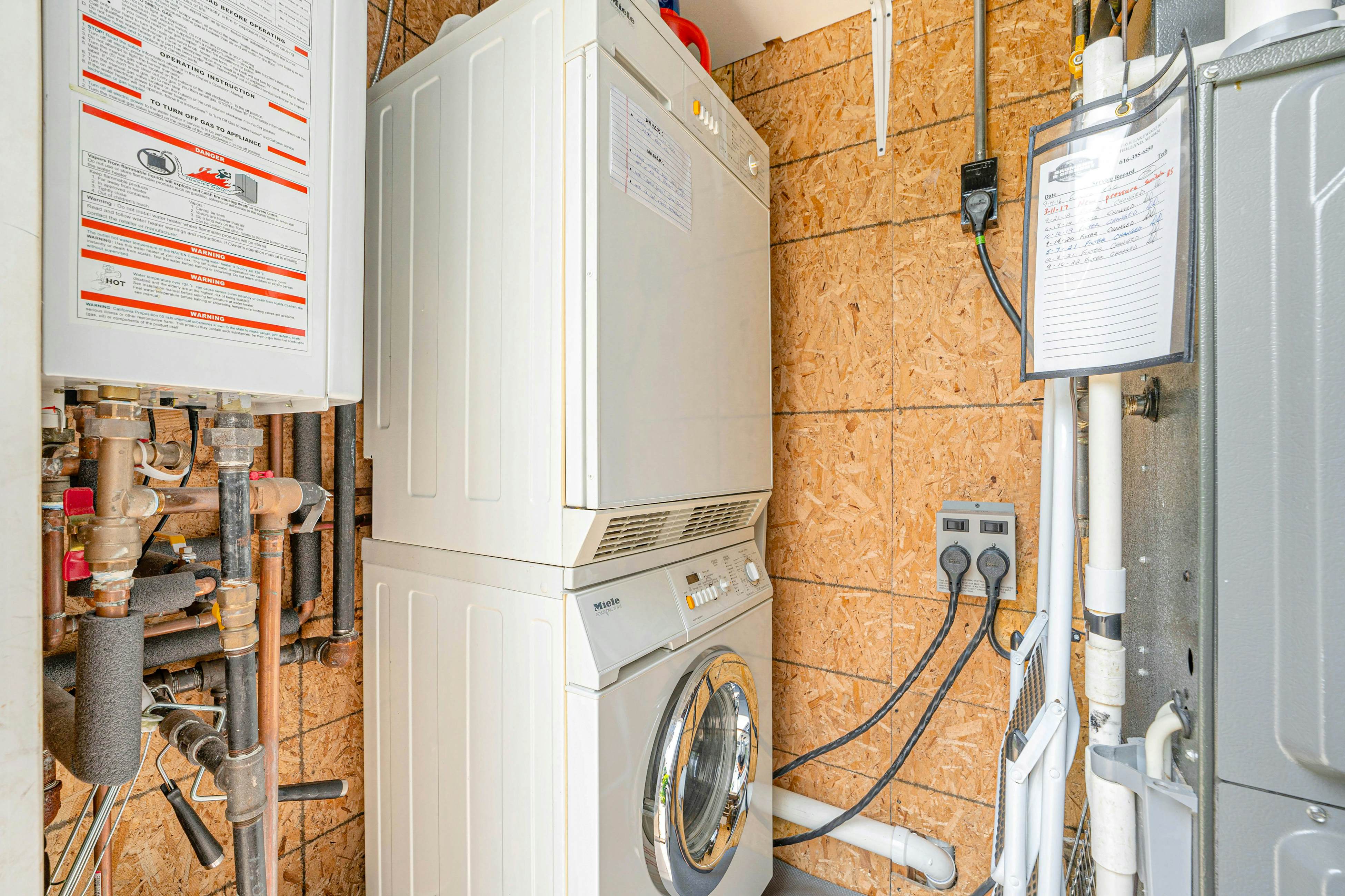 Lake Living at Northern Lights Condo 10