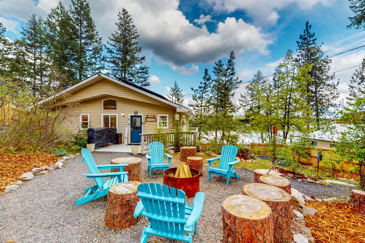 Loon Lake Retreat 3 BD Loon Lake, WA Vacation Rental Vacasa