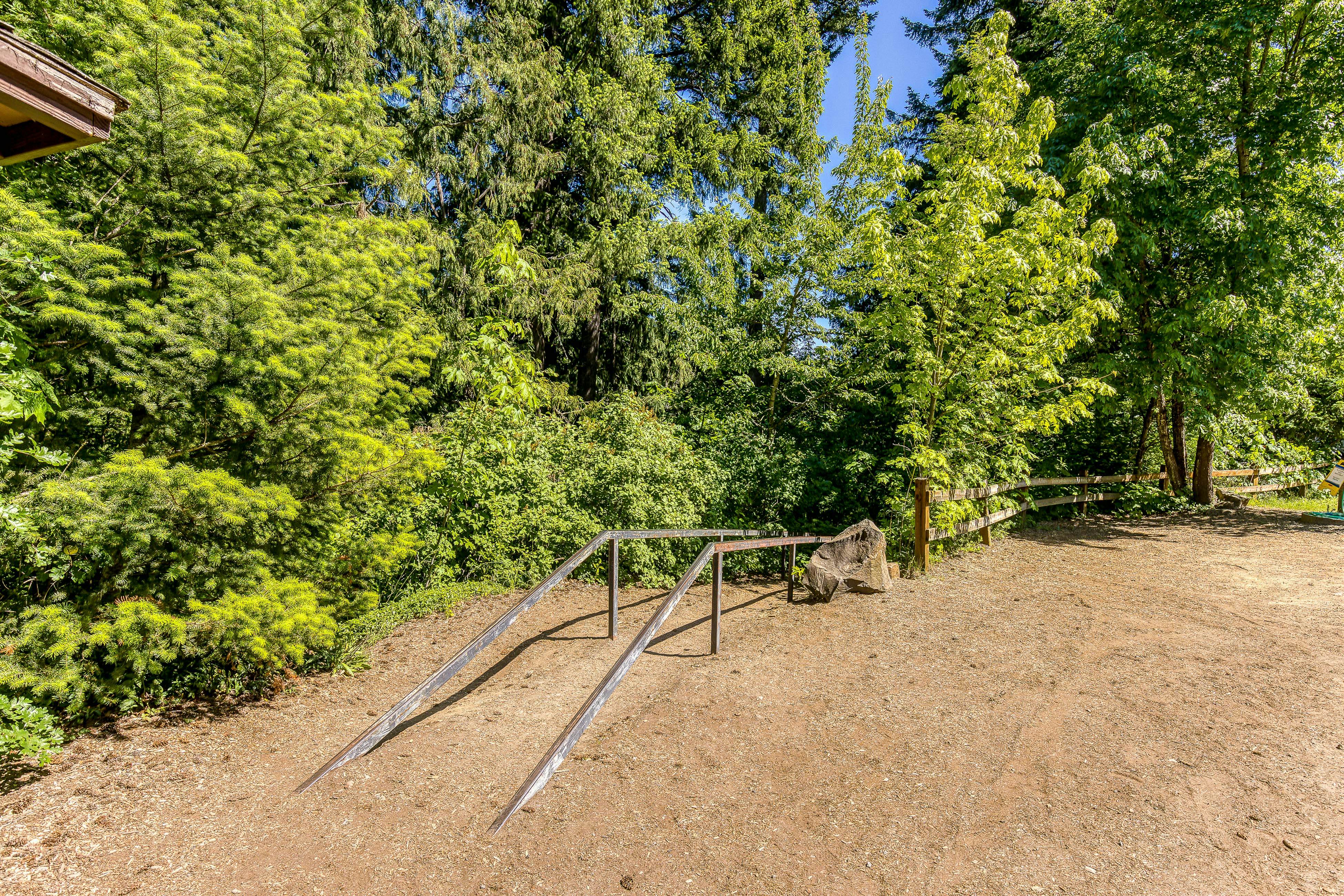 The Logs Birds Paradise