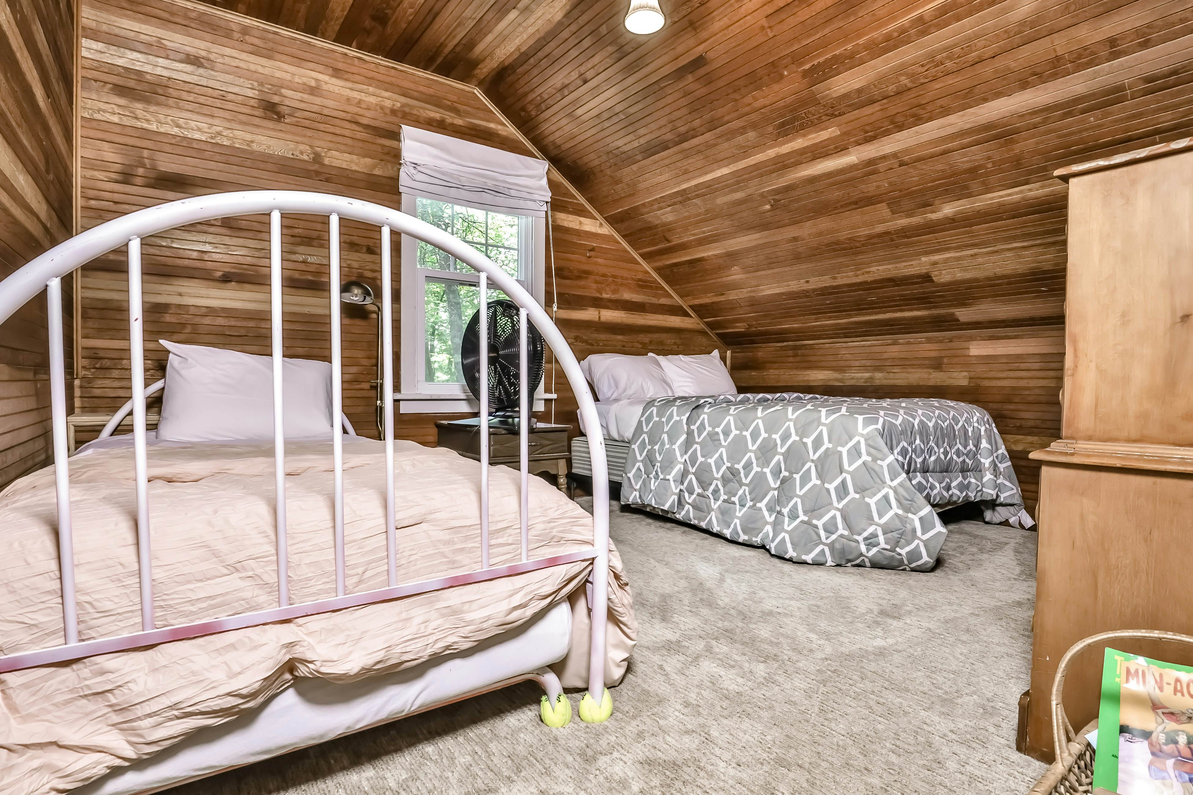 Lakeside Cottage on Katherine 6 BD Hazelhurst, WI Vacation Rental Vacasa