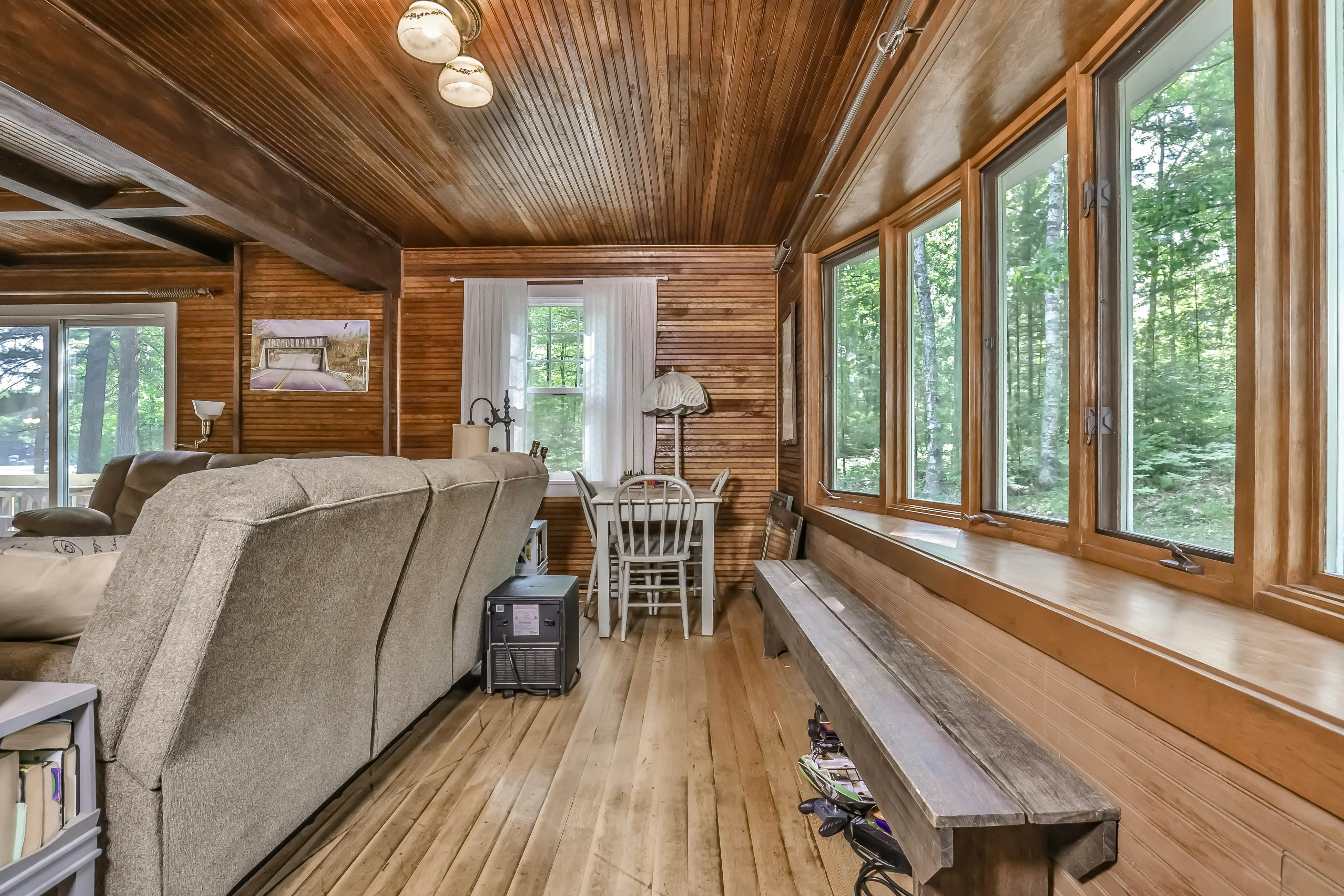 Lakeside Cottage on Katherine 6 BD Hazelhurst, WI Vacation Rental Vacasa