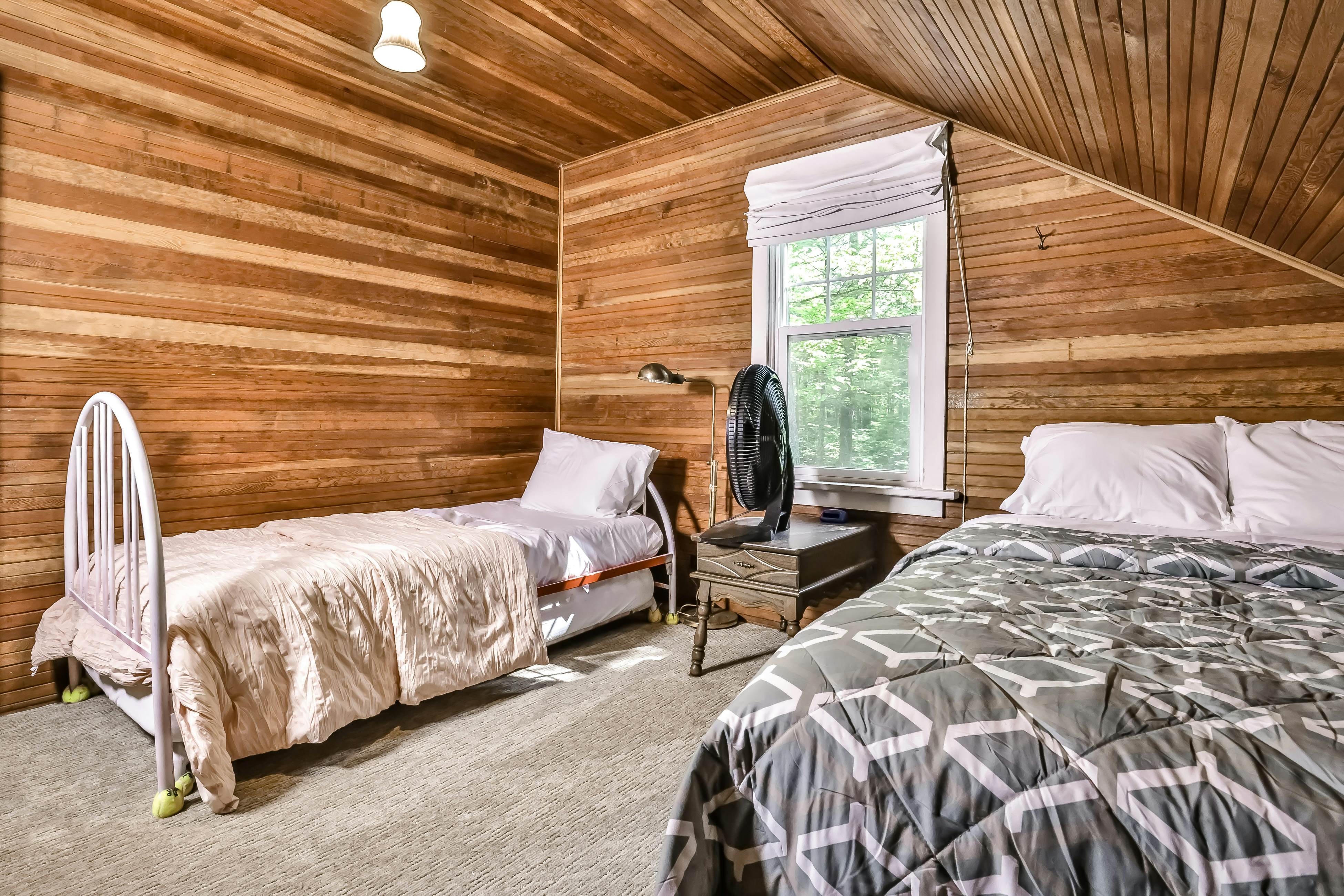 Lakeside Cottage on Katherine 6 BD Hazelhurst, WI Vacation Rental Vacasa