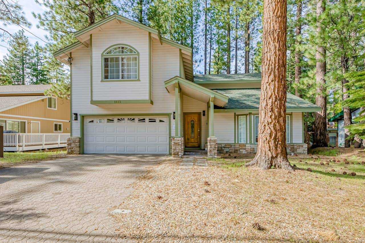 Montgomery Estates Ski & Beach Haven 4 BD South Lake Tahoe, CA