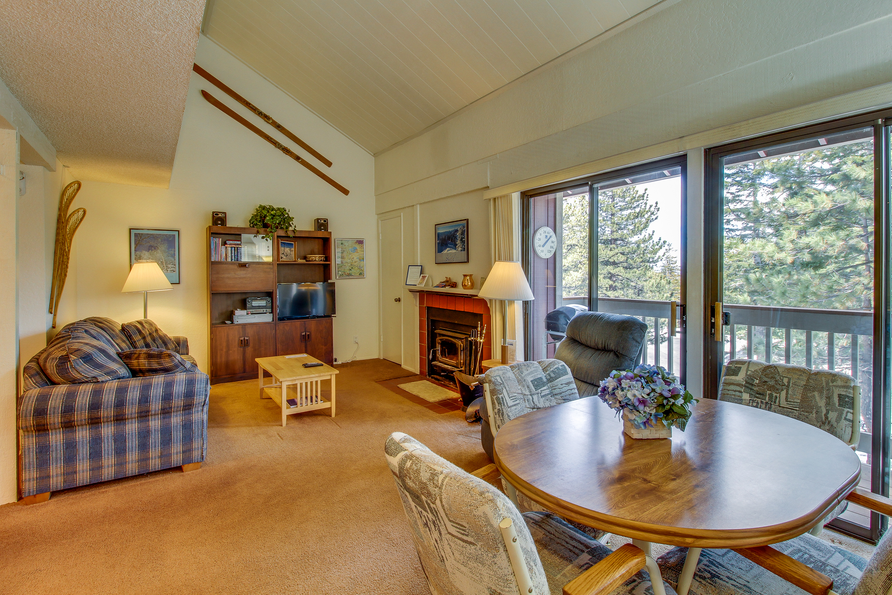 Mammoth Lakes Vacation Rentals, Cabin Rentals | Vacasa