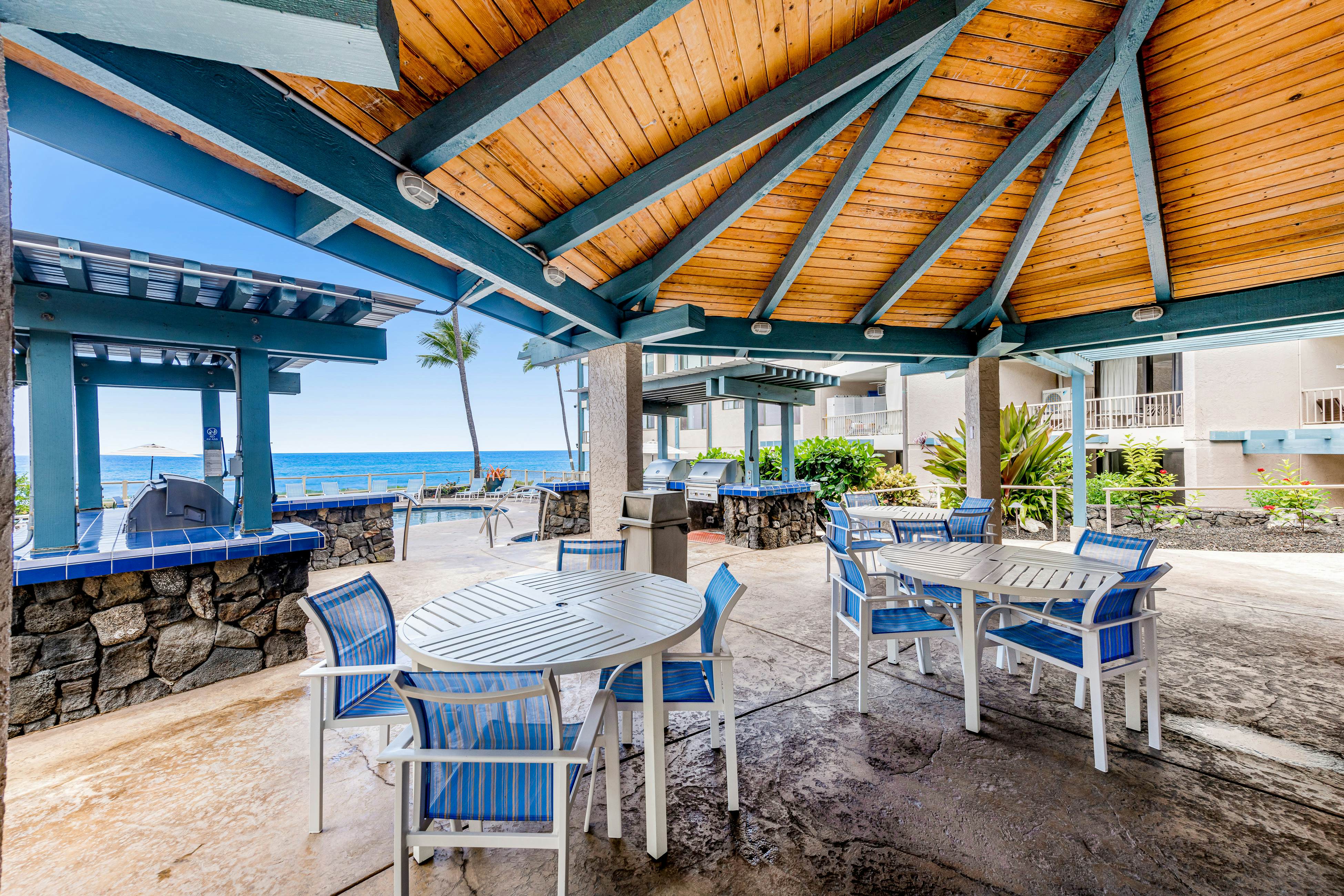Kona Reef Oceanfront Condo, D6