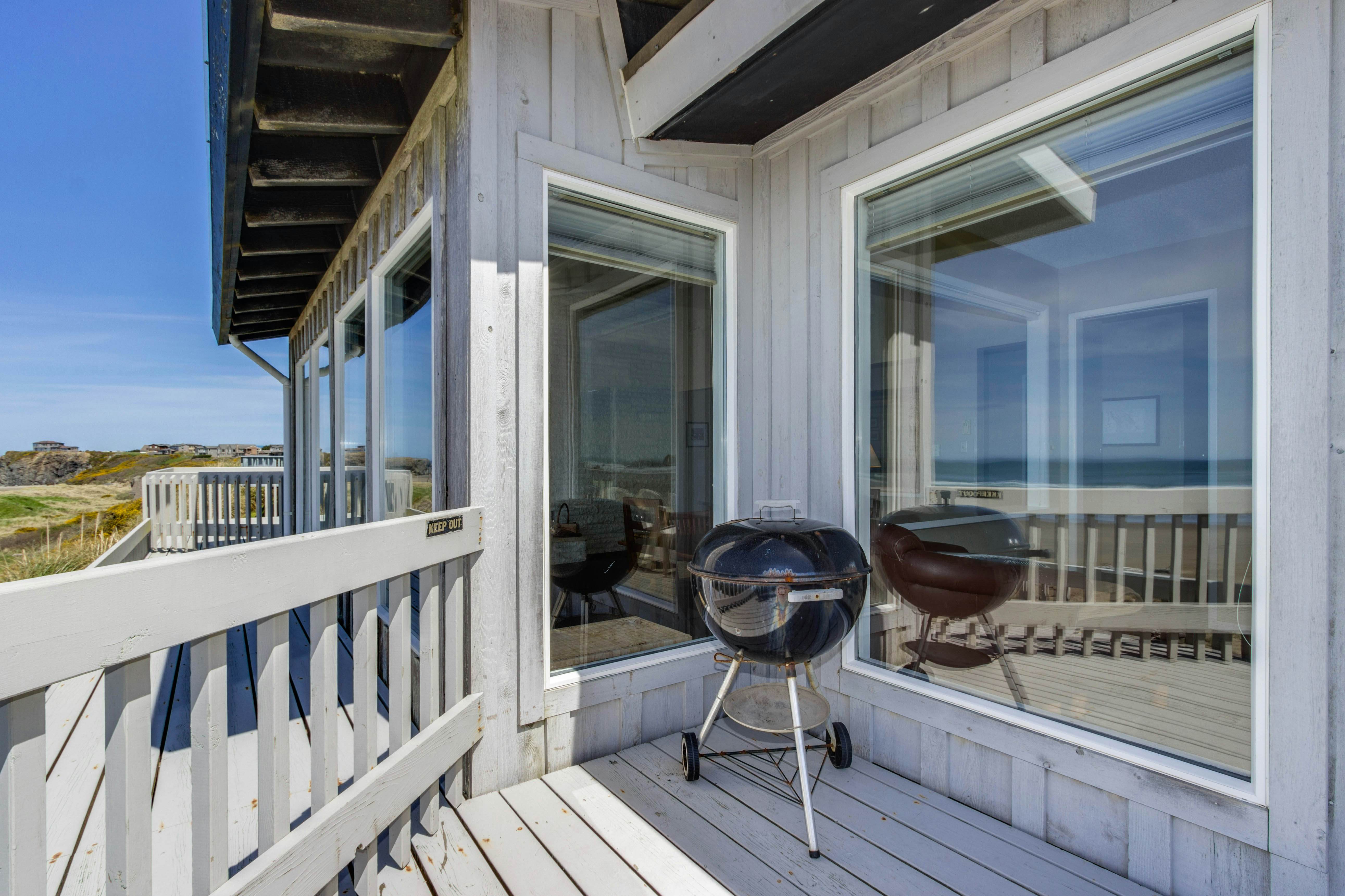 The Helm- Spindrift Oceanfront Home