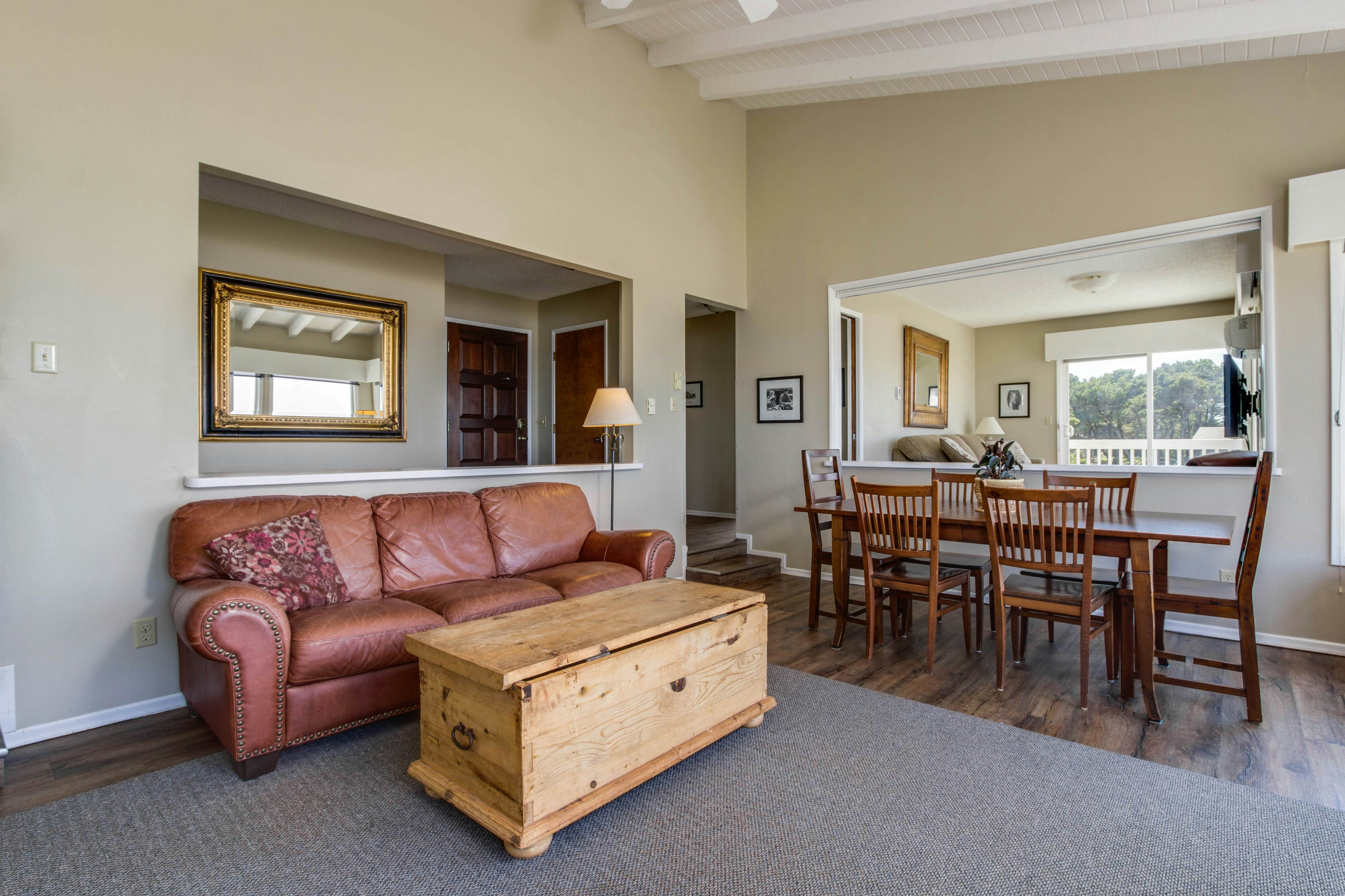 The Helm- Spindrift Oceanfront Home