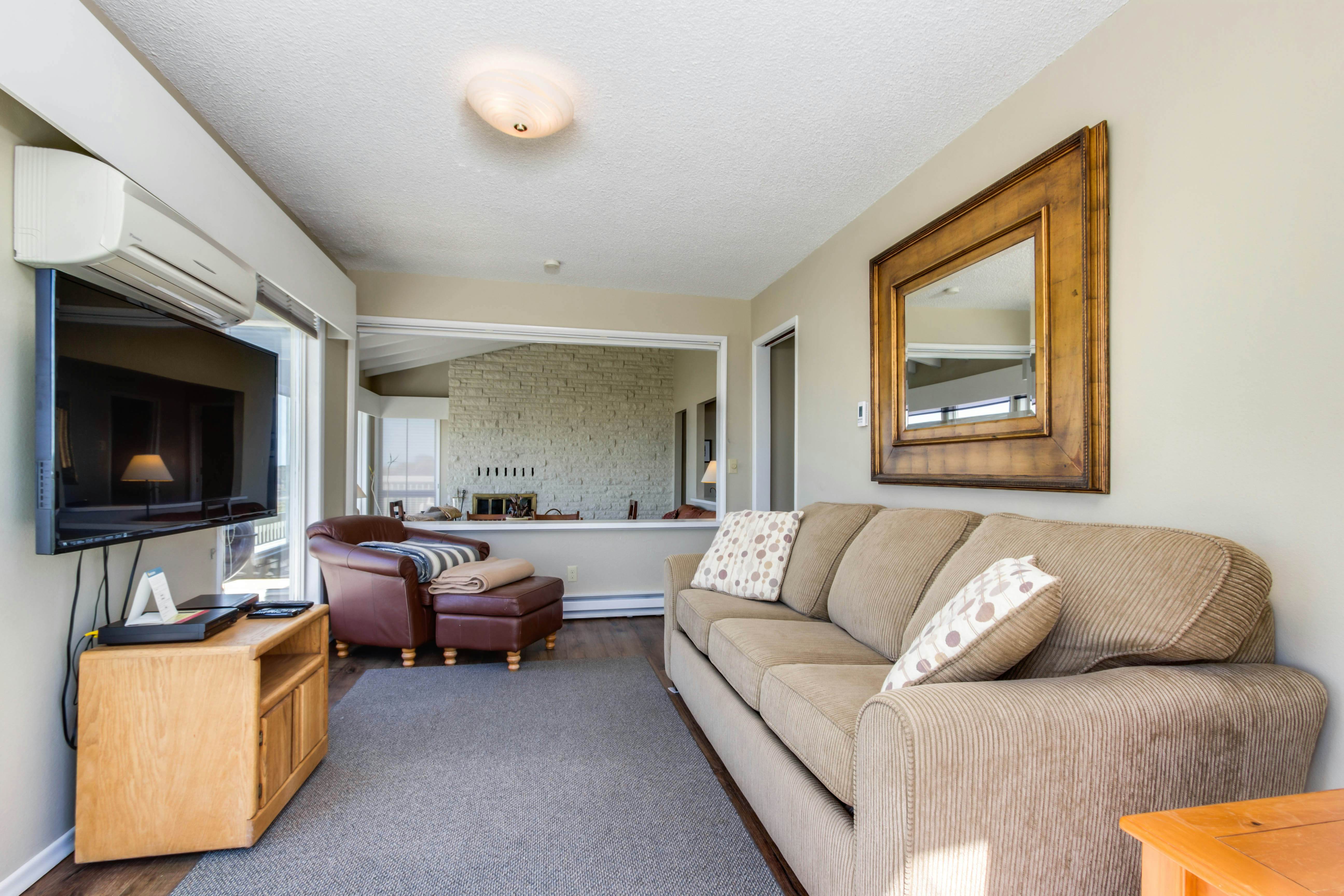 The Helm- Spindrift Oceanfront Home