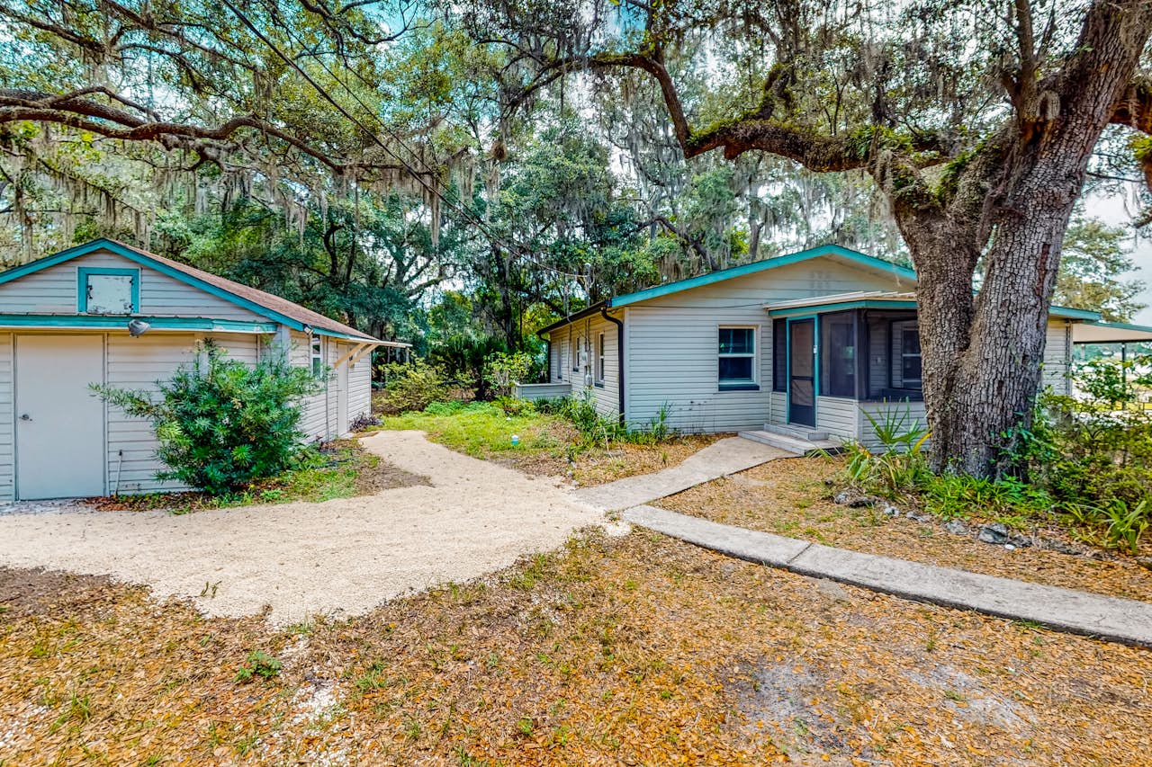 Belleview Lakehouse 2 BD Belleview, FL Vacation Rental Vacasa