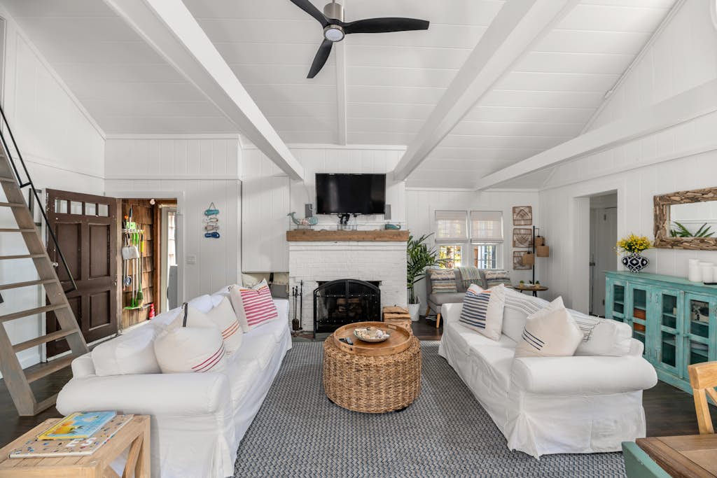 Poolside Oasis in Ocean Bay