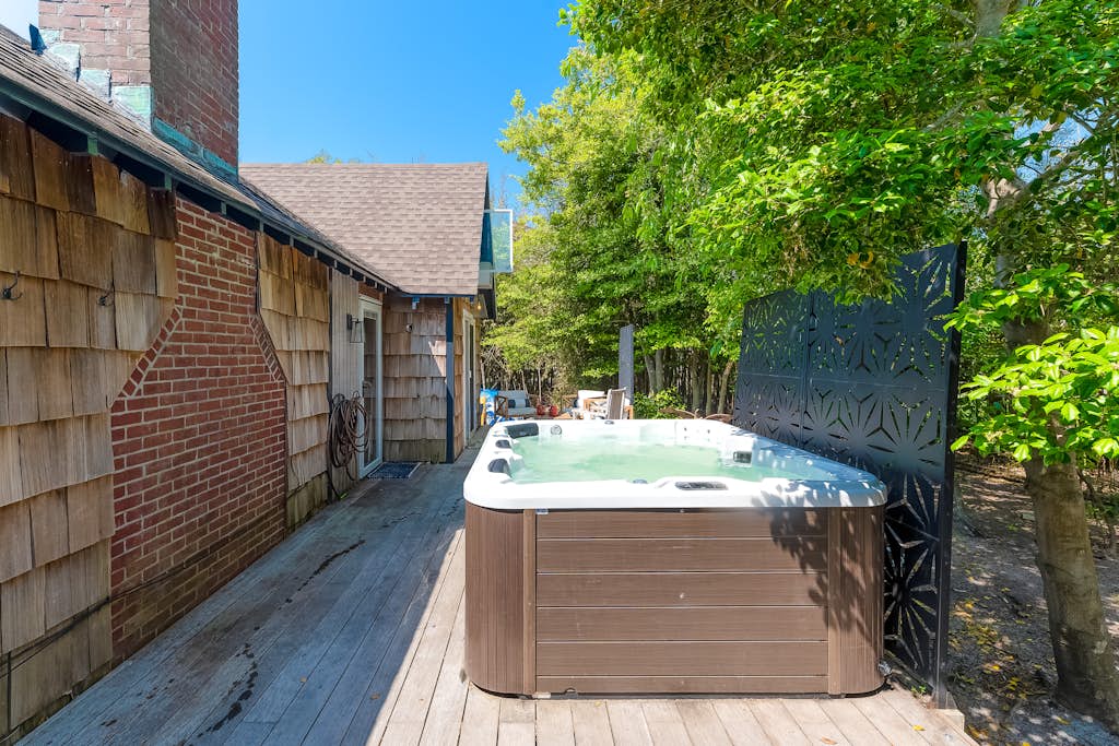 Poolside Oasis in Ocean Bay