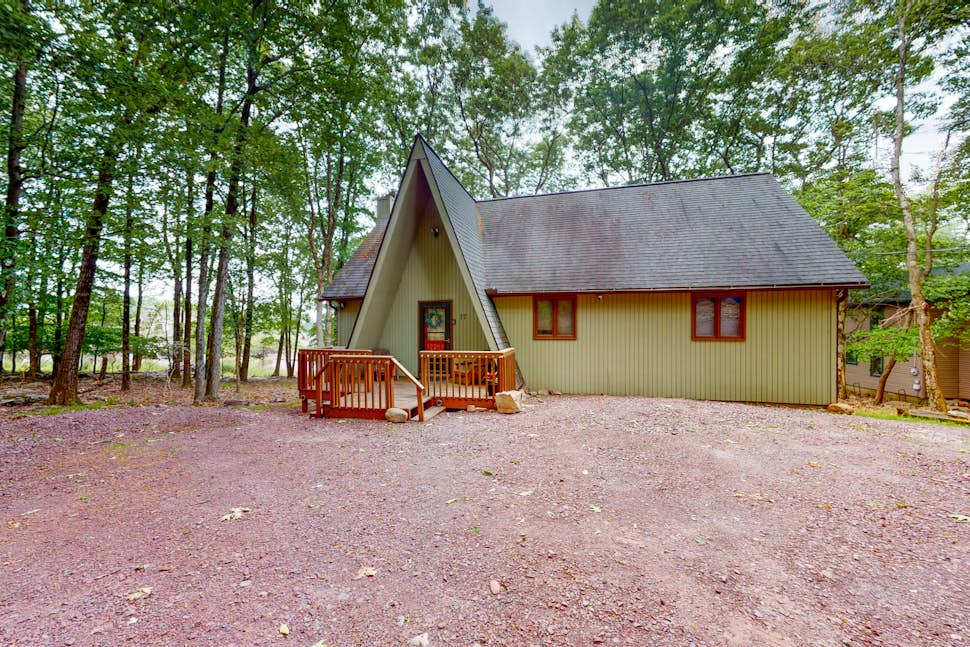 Poconos' Charming Chalet 3 BD Lake Harmony, PA Vacation Rental Vacasa