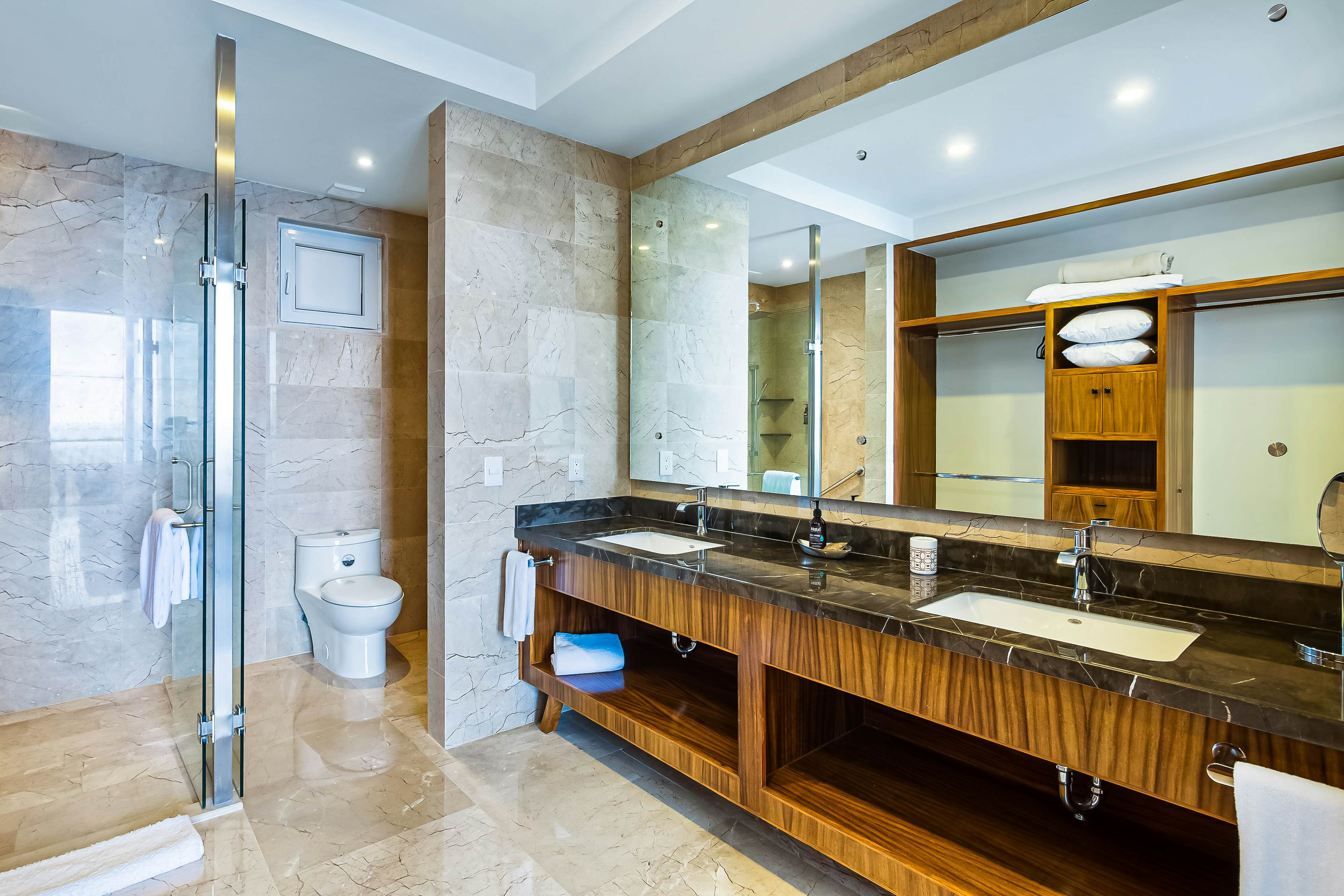 Blue Horizon 502 at Residences