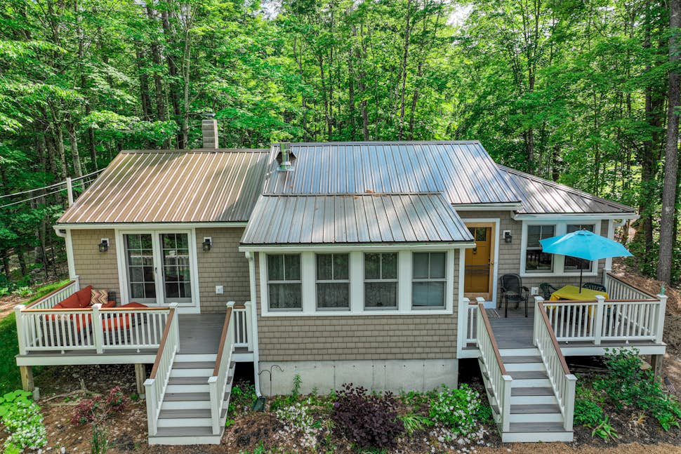 Morning Light Cottage 2 BD Raymond, ME Vacation Rental Vacasa