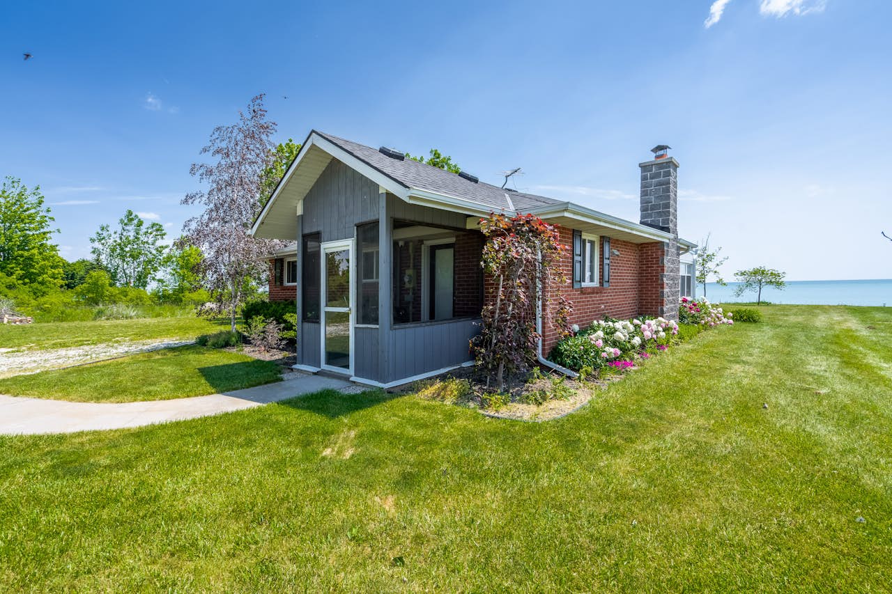 Lake Erie Cottage 2 BD Wheatley, ON Vacation Rental Vacasa