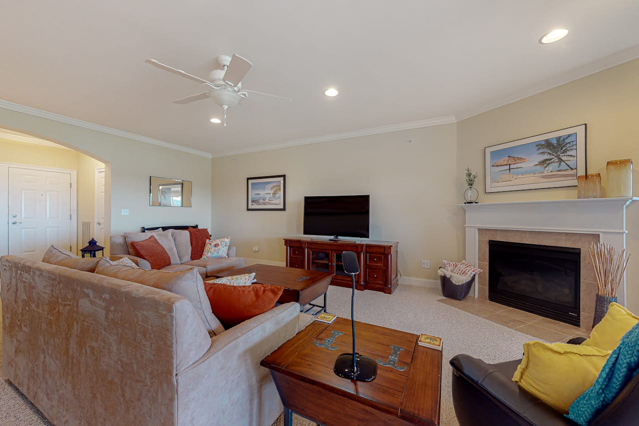 Bayside Resort 38415 Boxwood Terrace, Unit 302B 3 BD Selbyville