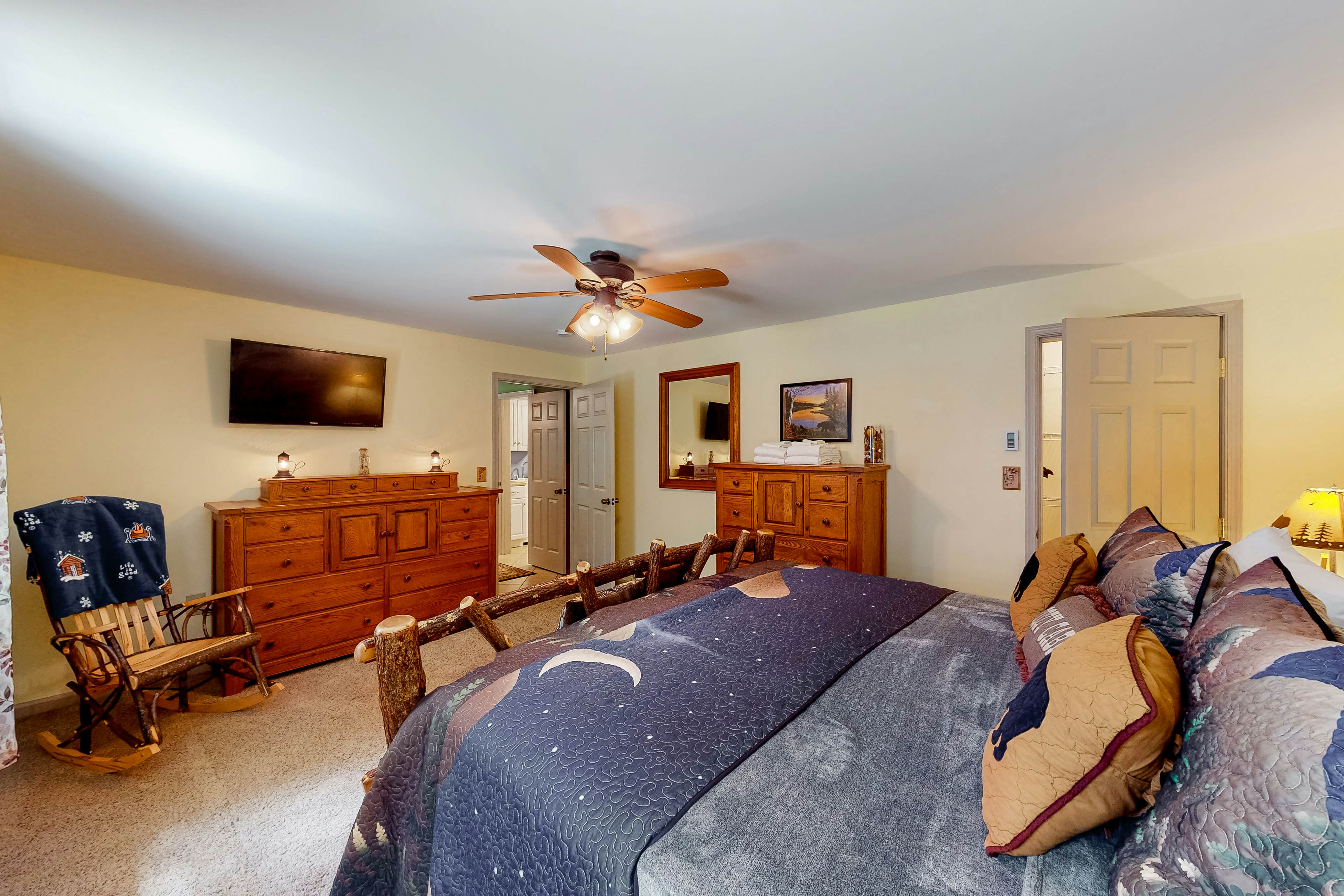 Whistle and Quill Lodge