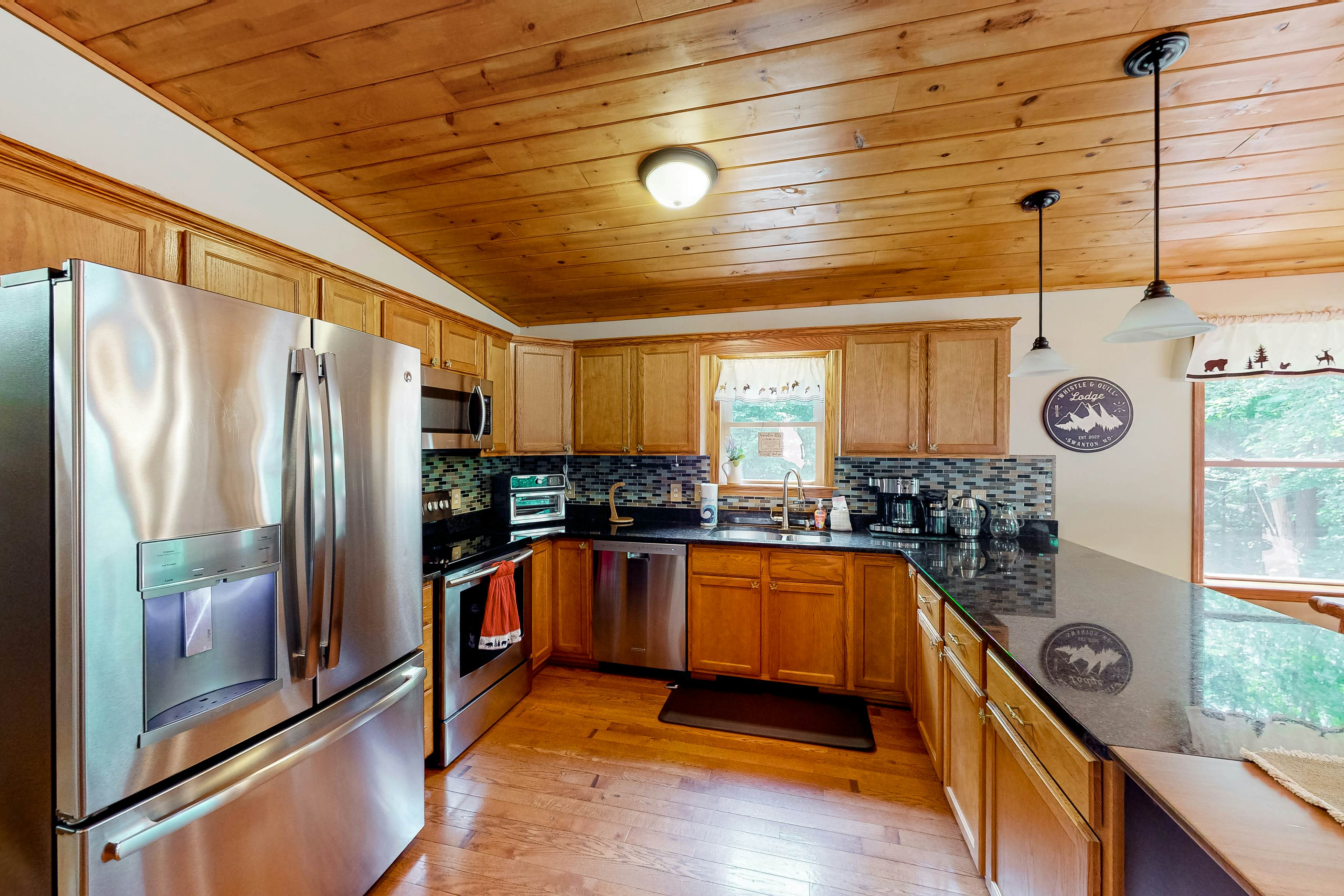 Whistle and Quill Lodge