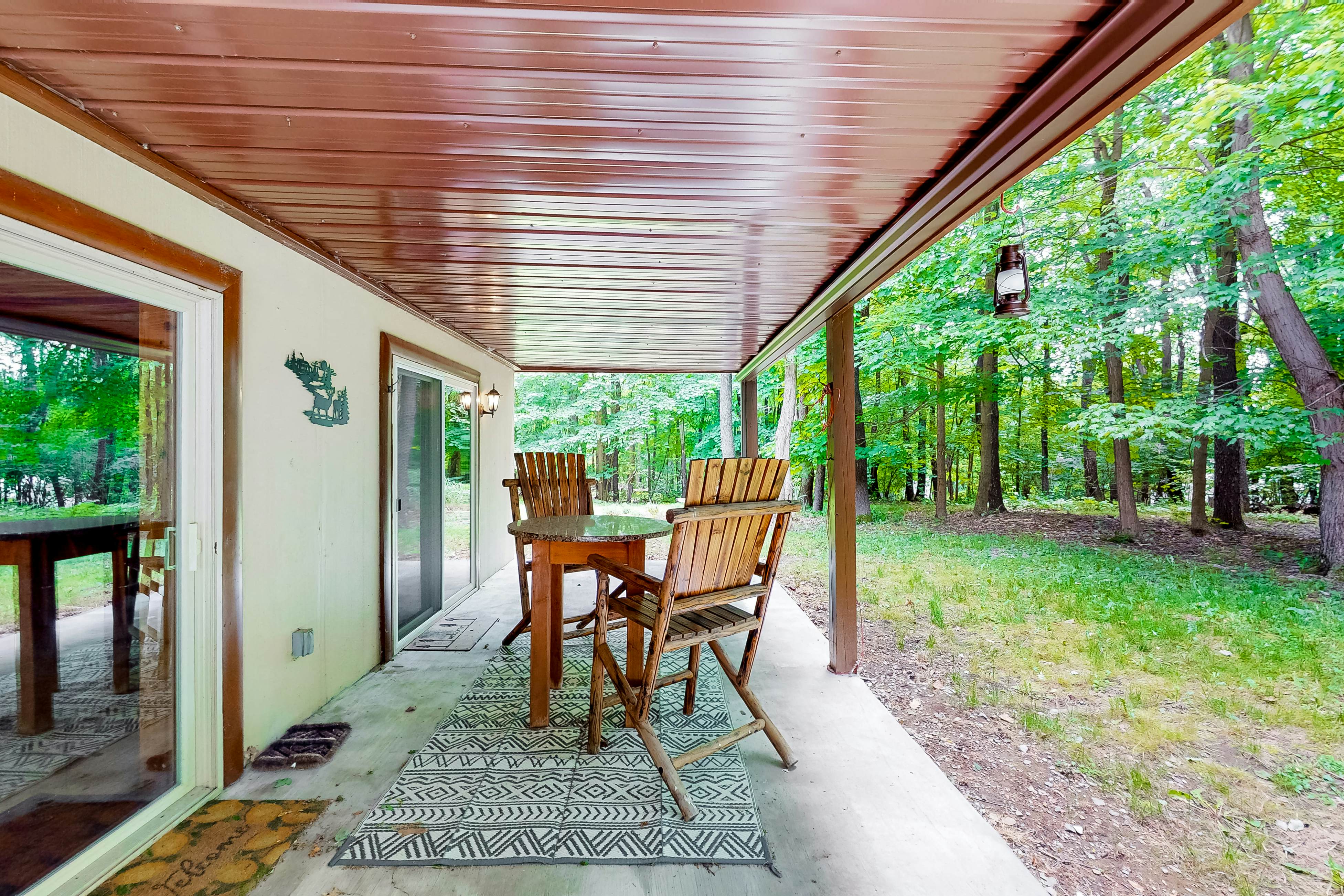 Whistle and Quill Lodge