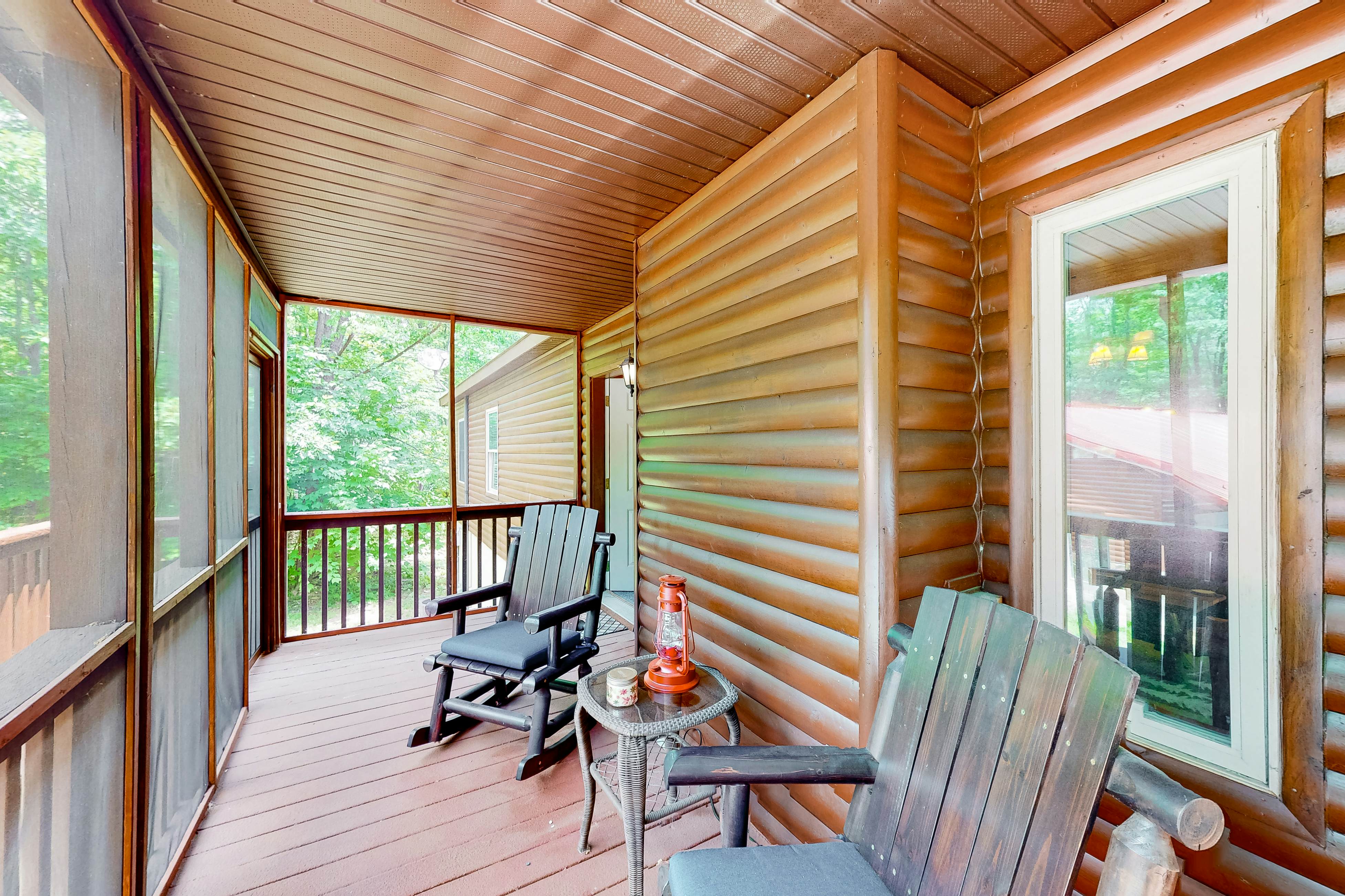 Whistle and Quill Lodge