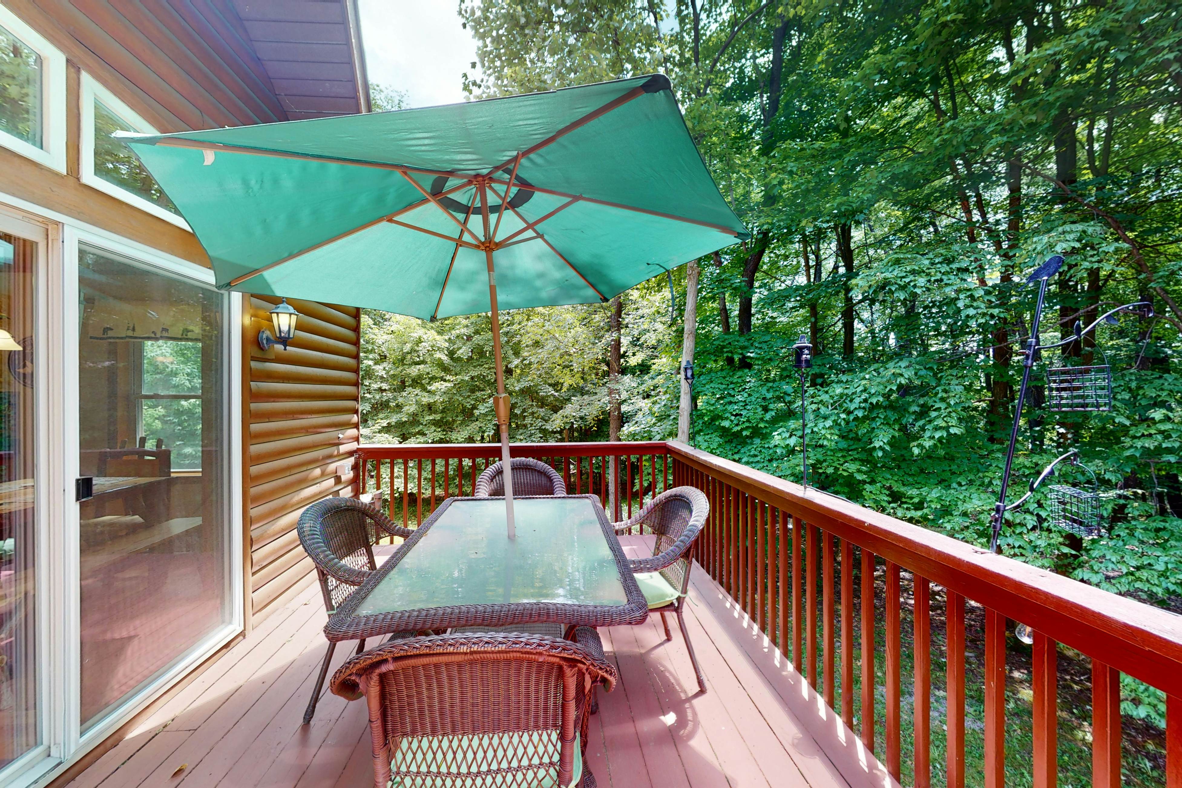 Whistle and Quill Lodge