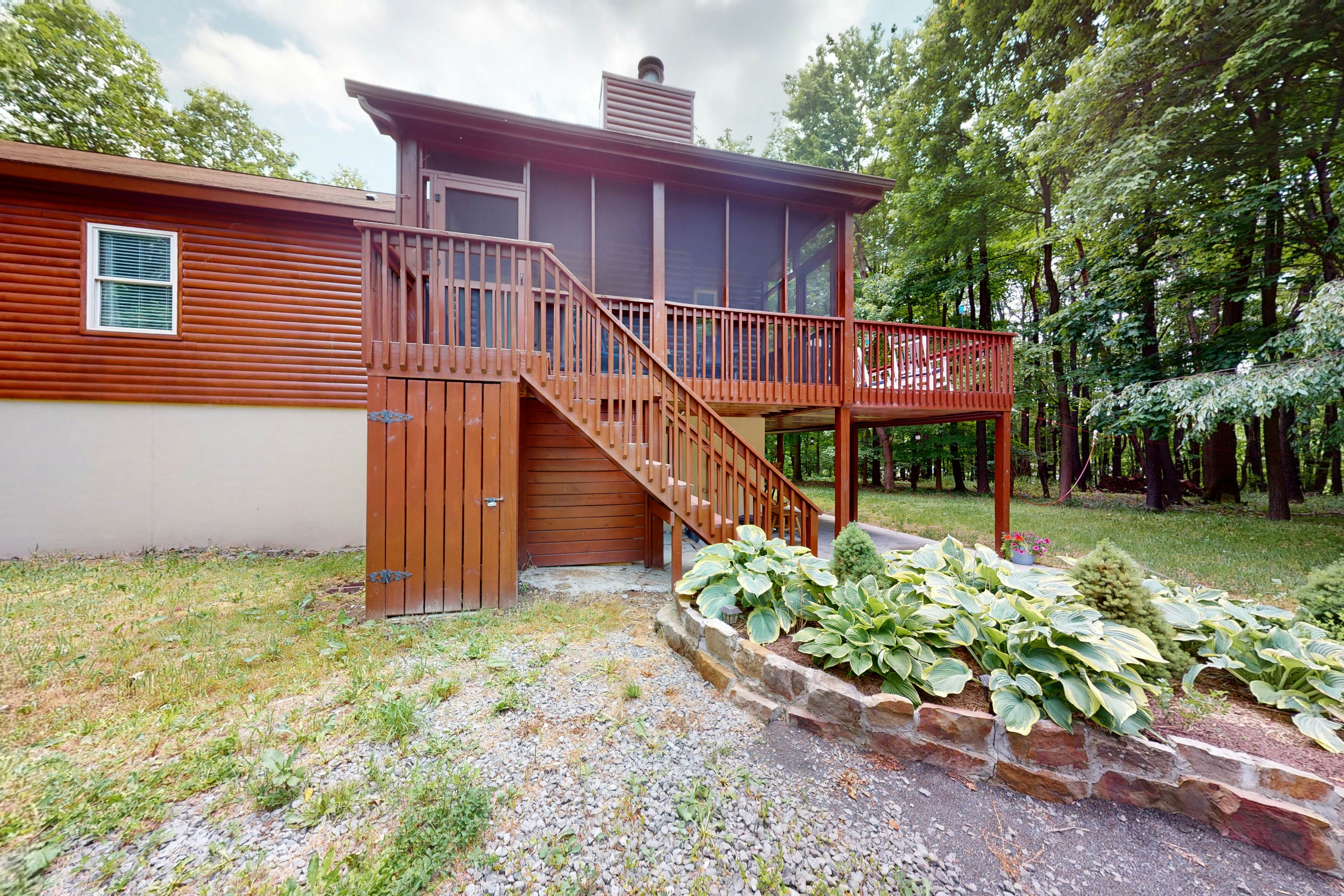 Whistle and Quill Lodge