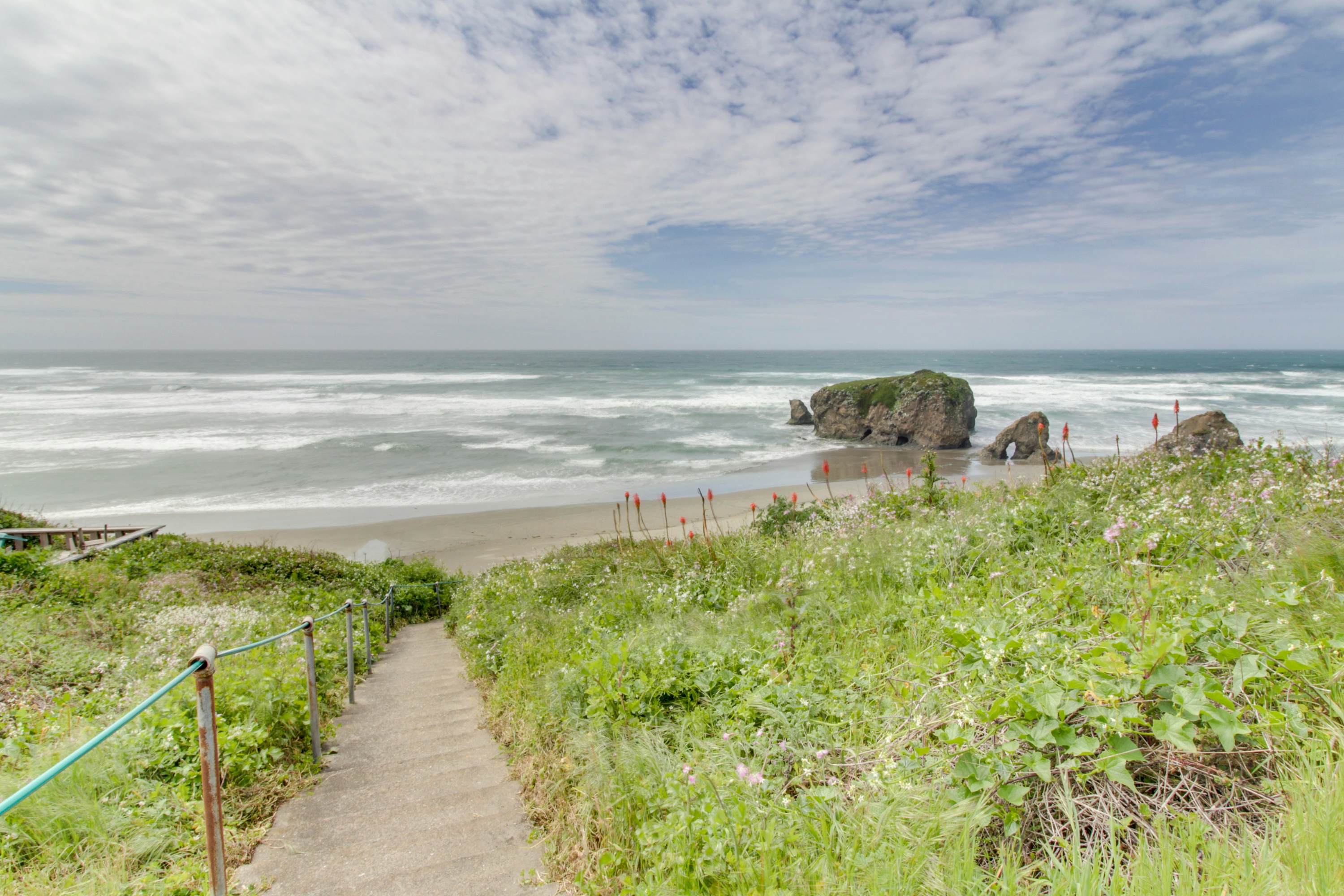 Driftwood Cottage 2 BD Fort Bragg, CA Vacation Rental Vacasa