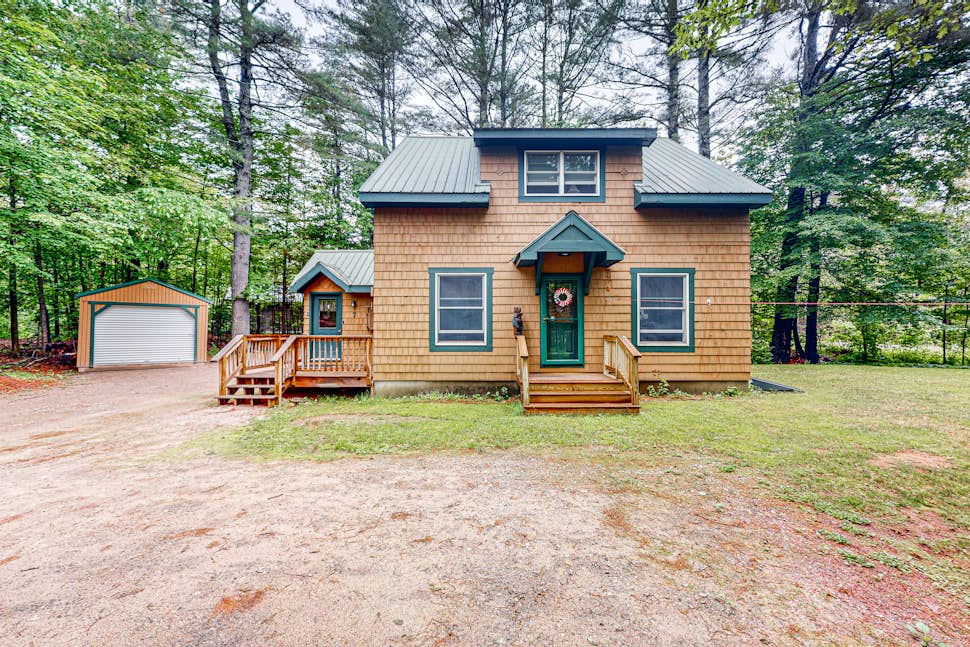 Sheridans' Getaway 3 BD Newry, ME Vacation Rental Vacasa