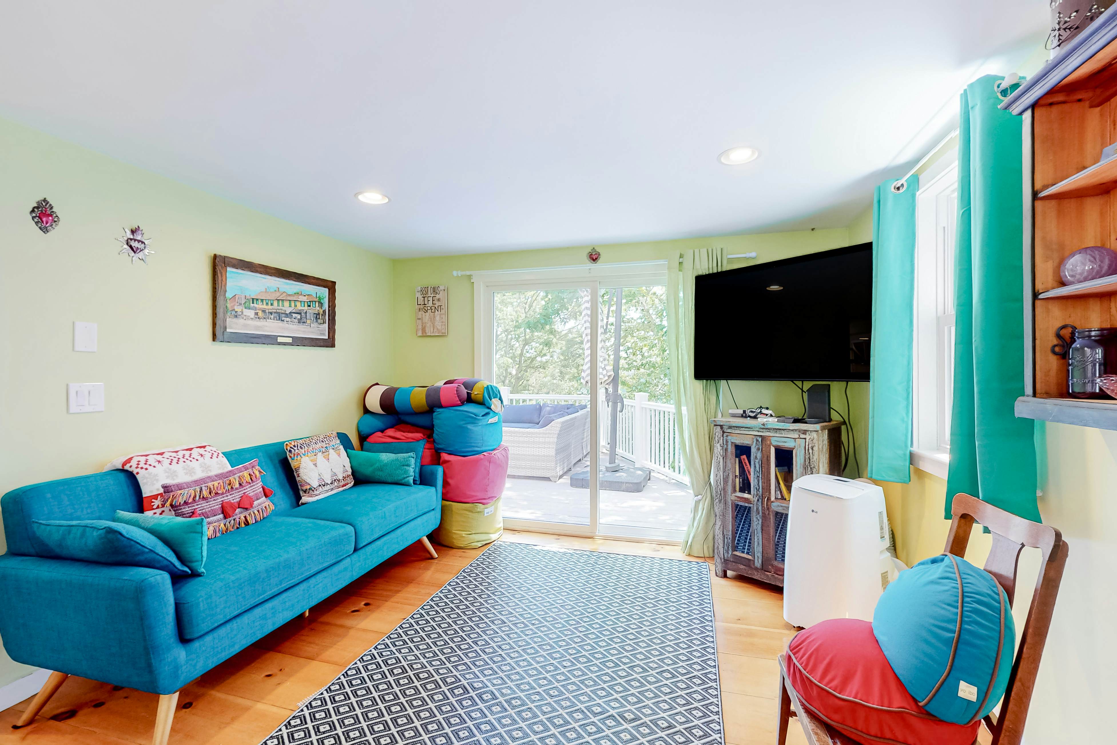 The Lakeside Landing