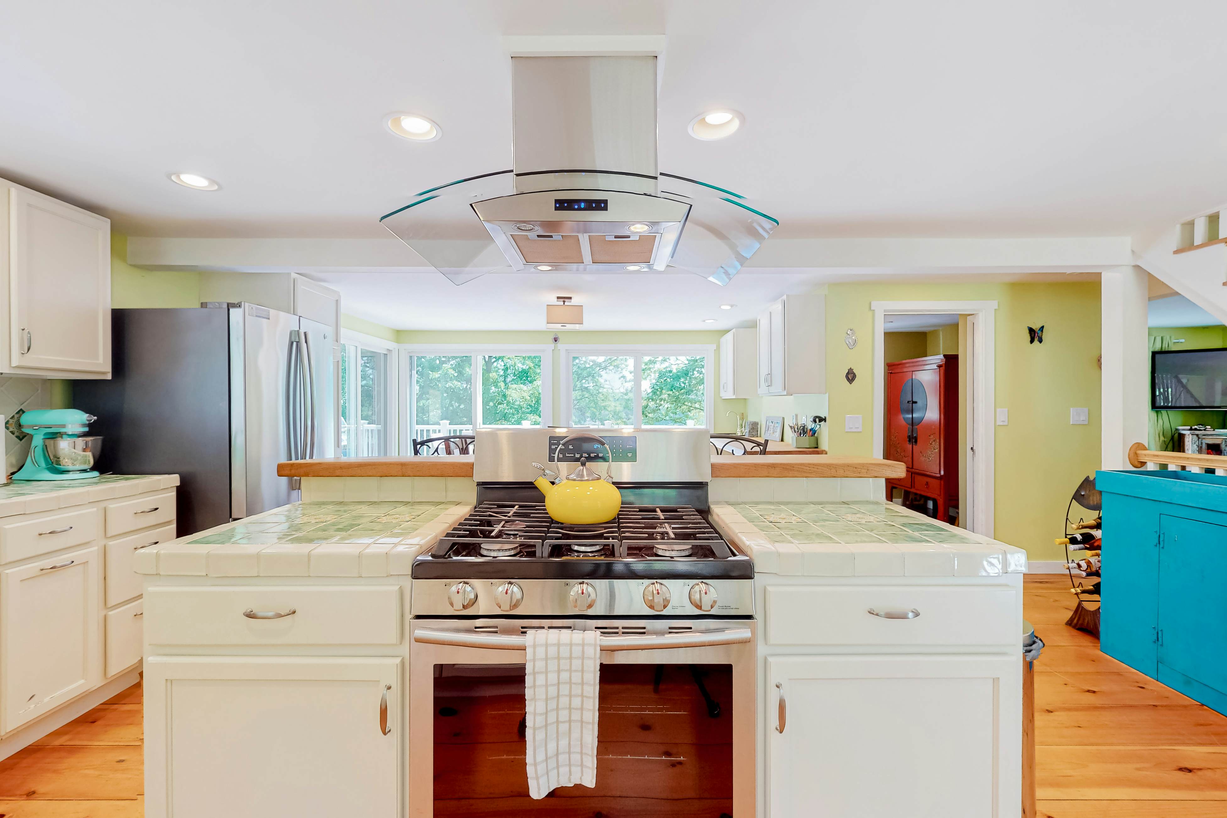 The Lakeside Landing