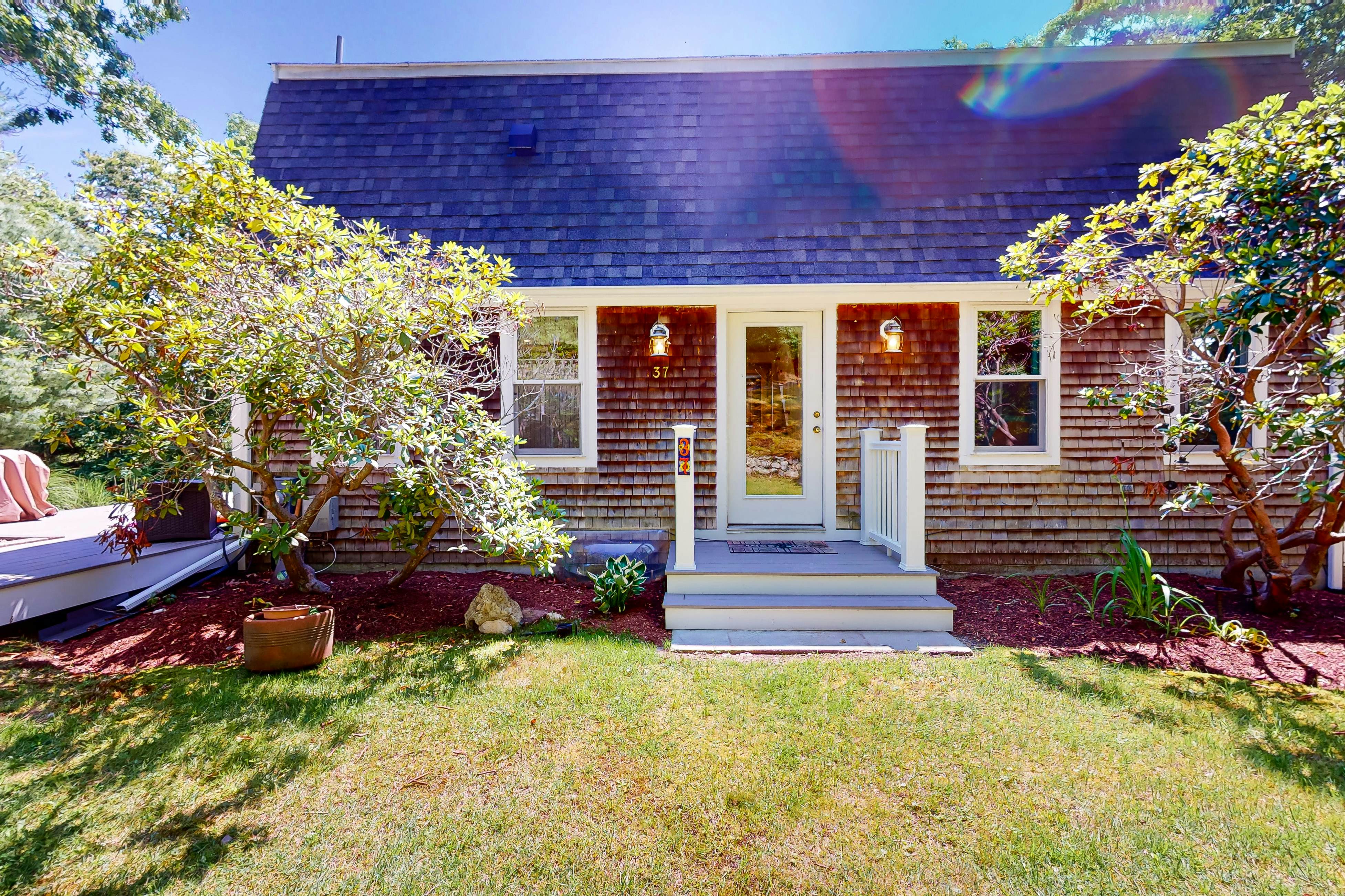 The Lakeside Landing