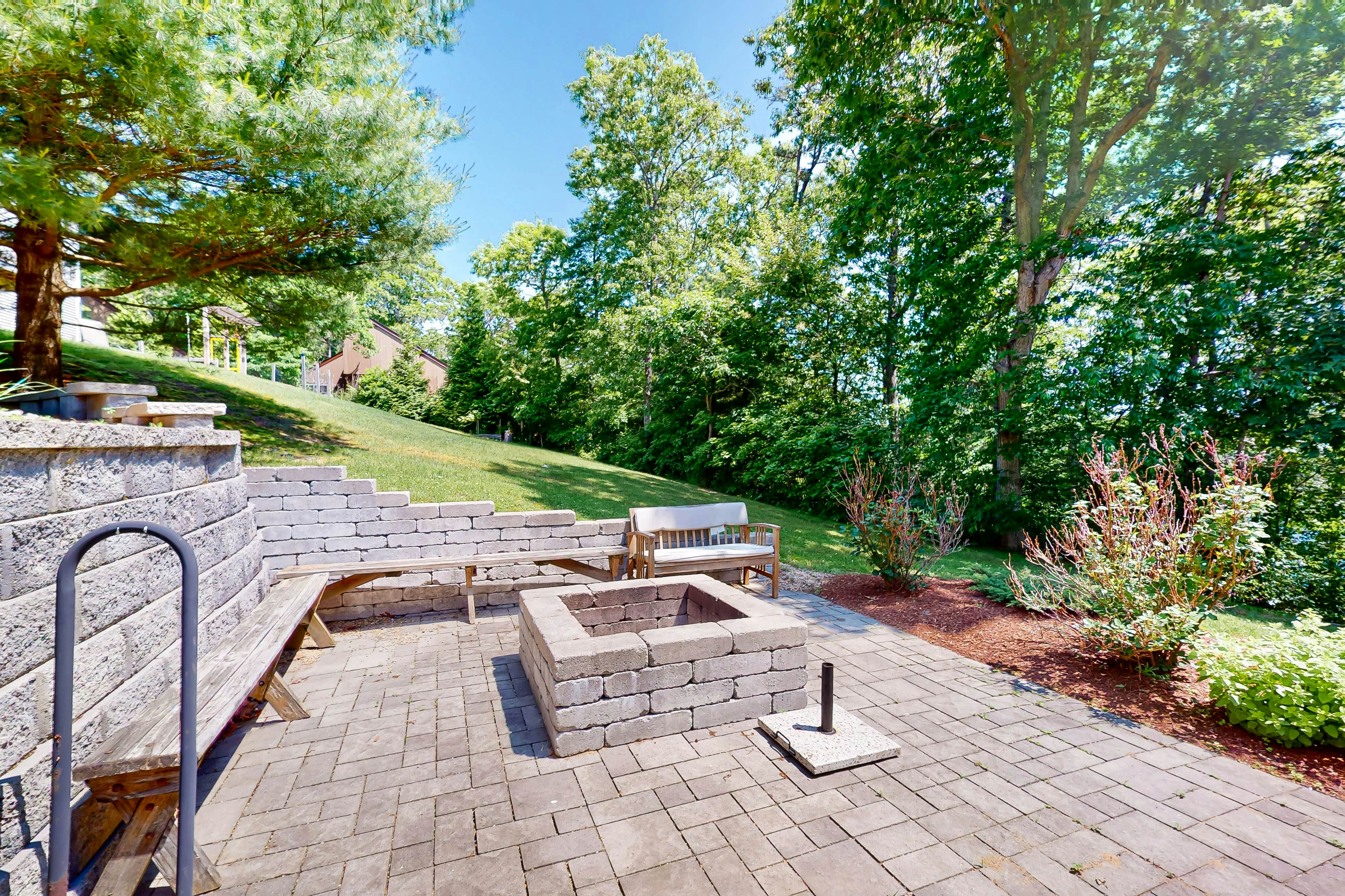 The Lakeside Landing