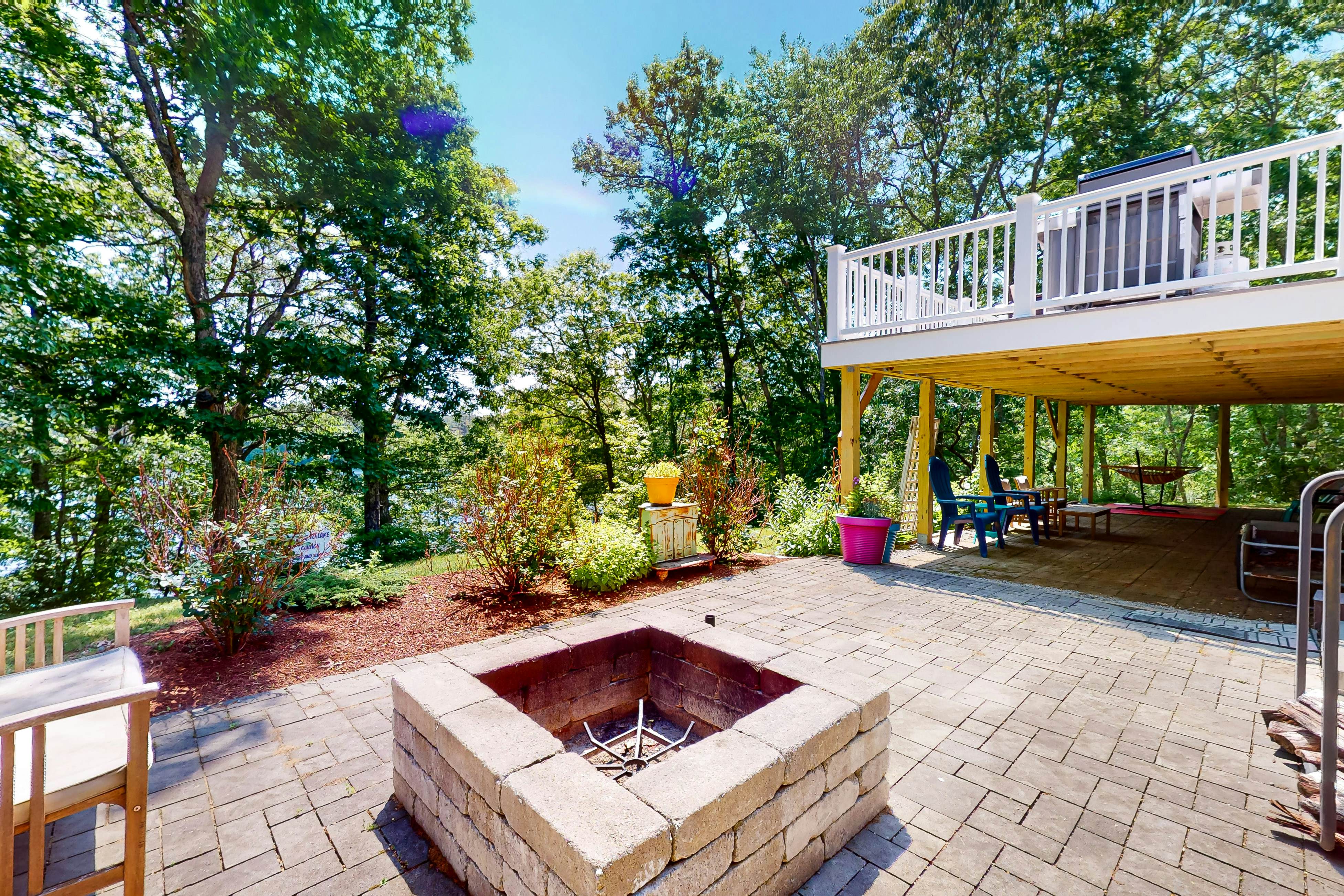 The Lakeside Landing