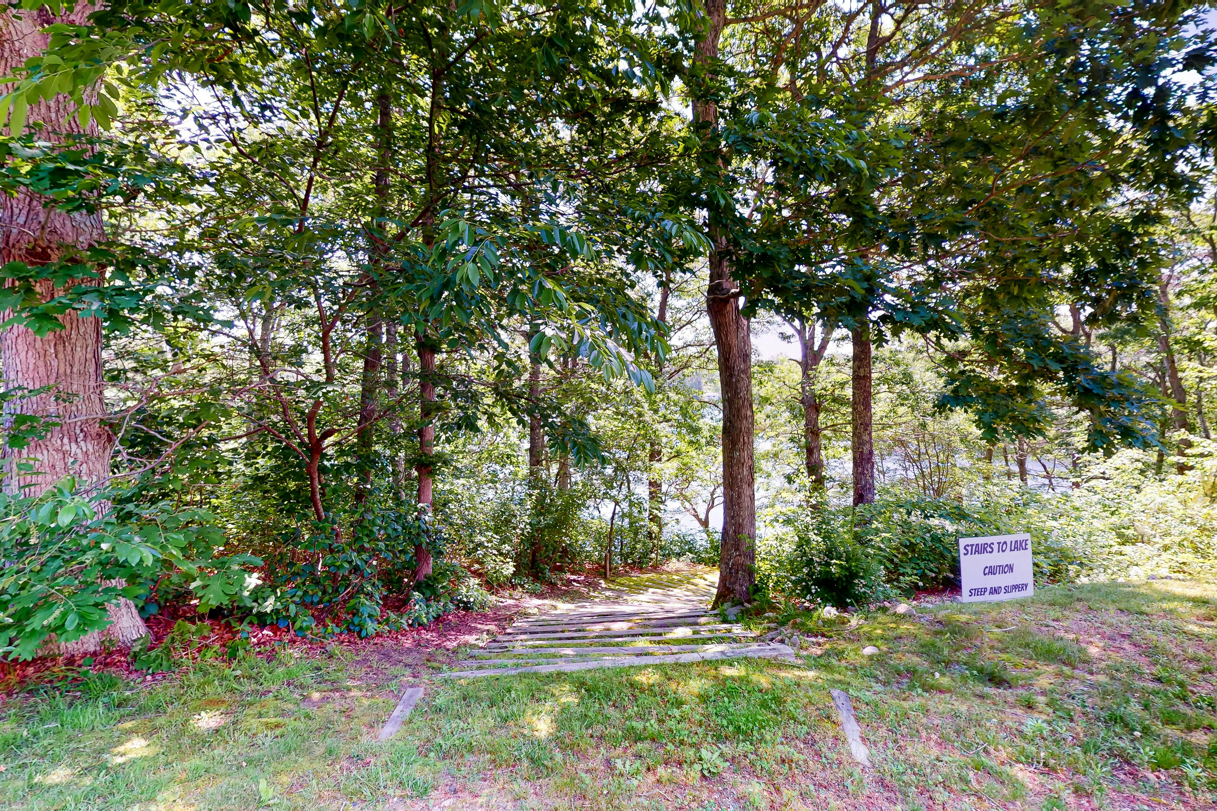 The Lakeside Landing