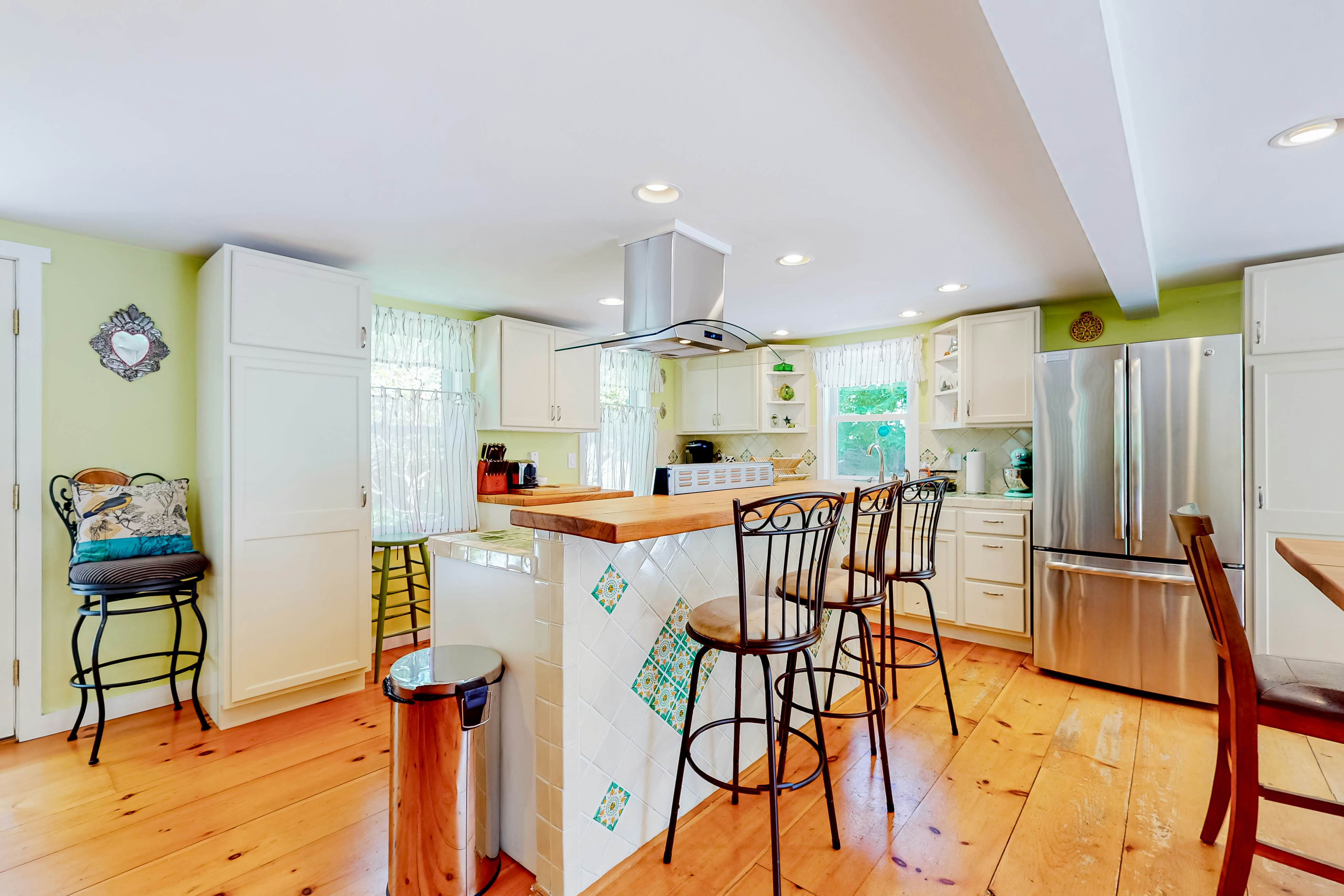 The Lakeside Landing