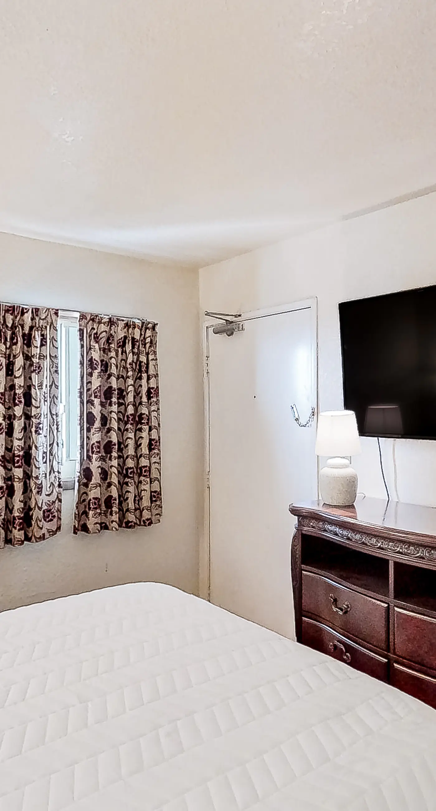 Water's Edge Resort 1002