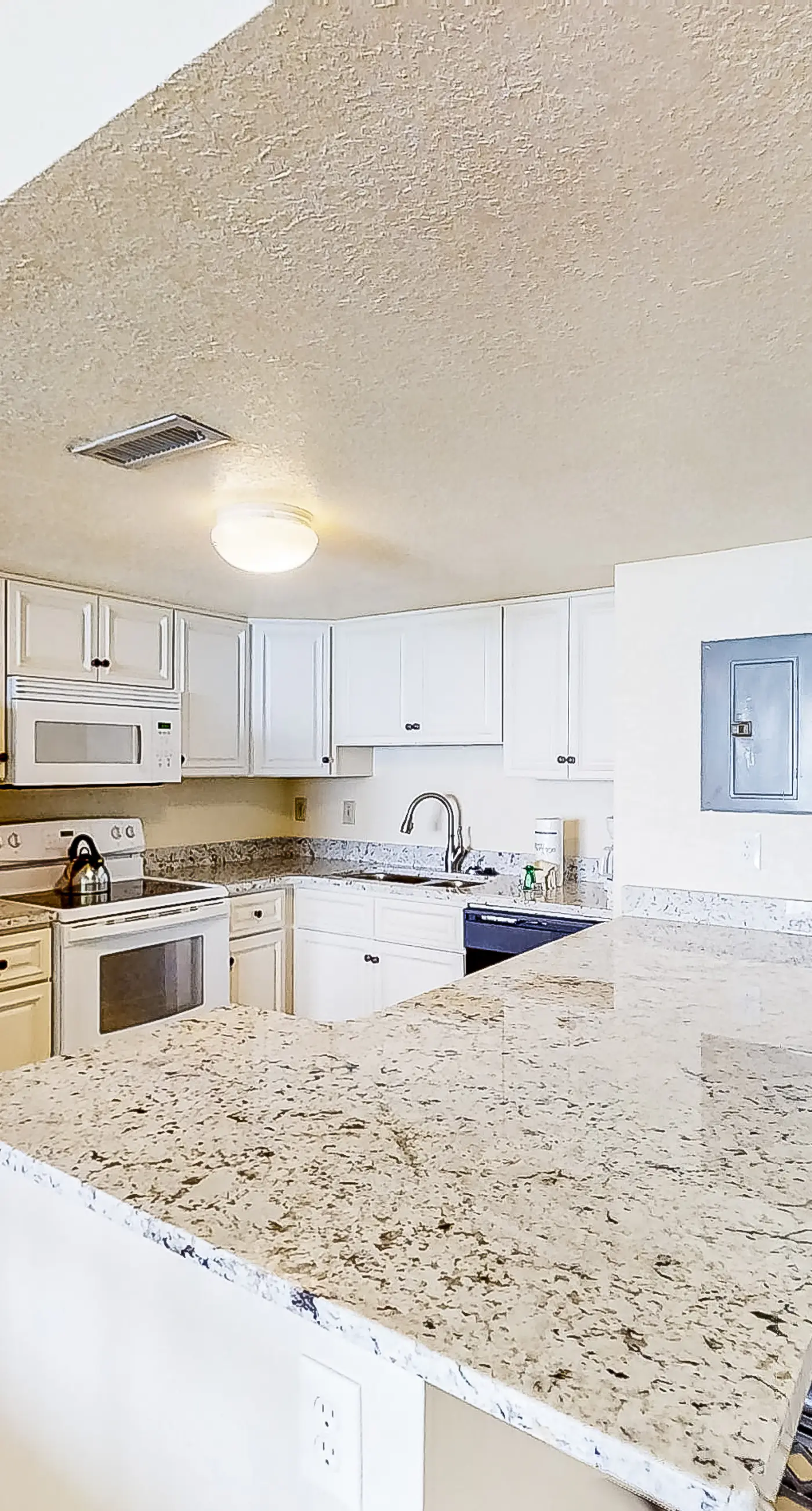 Water's Edge Resort 1002