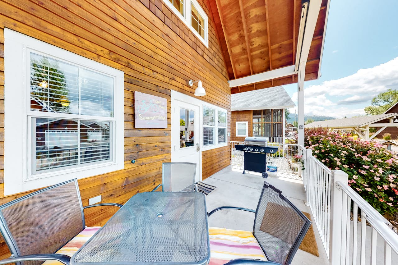 Dover Hideaway 1 BD Dover, ID Vacation Rental Vacasa