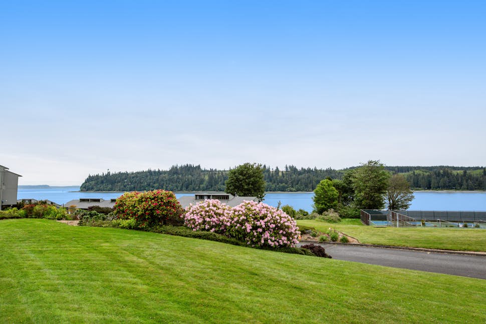 Ludlow Seaside Hale' 2 BD Port Ludlow, WA Vacation Rental Vacasa