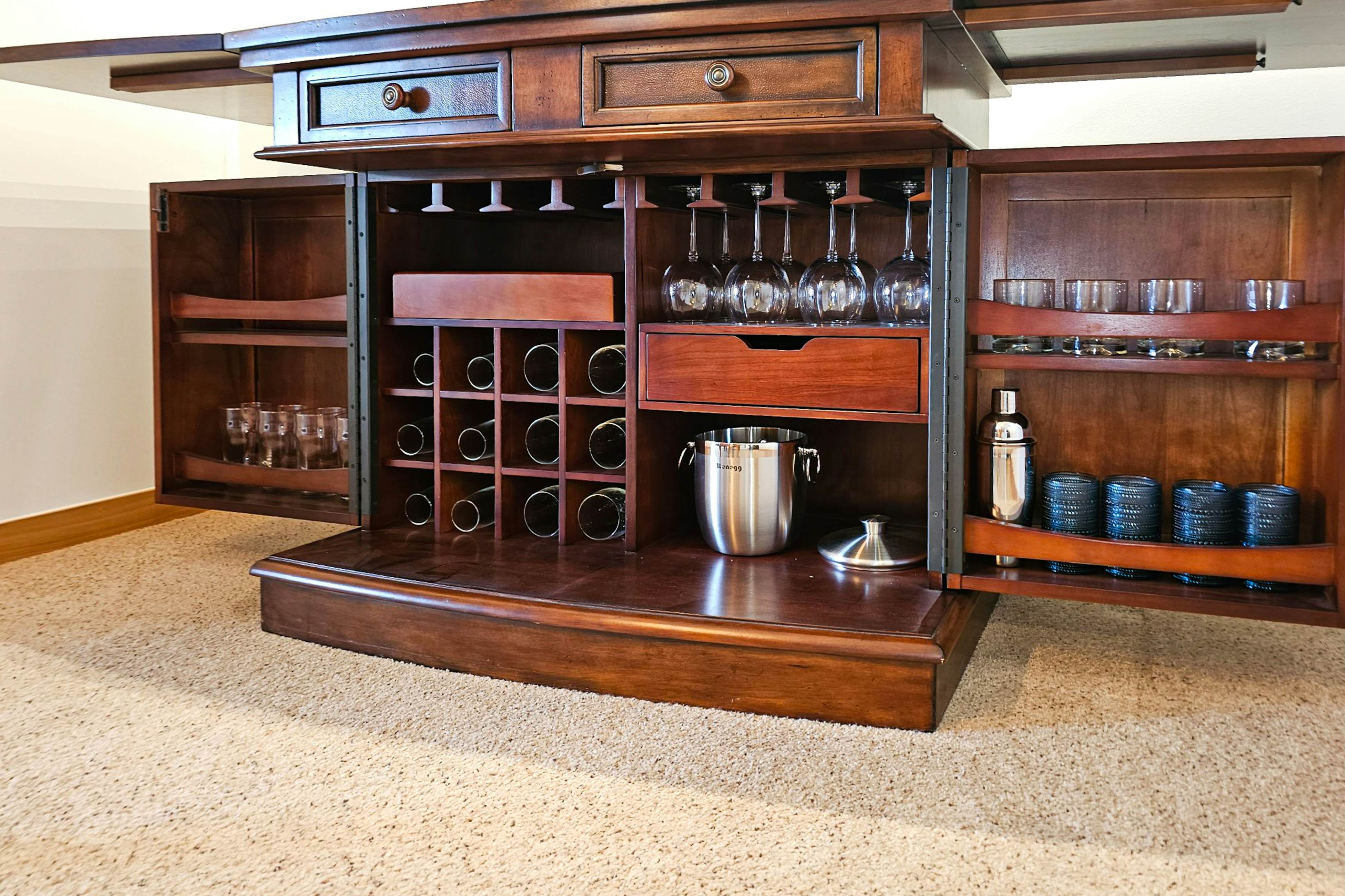 Ludlow Seaside Hale'