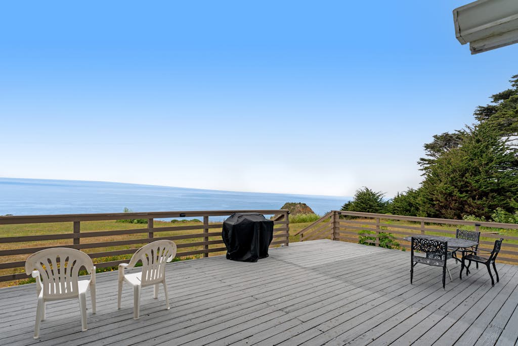 Elk Beach House - Ocean Views, Large Deck & Grill — Elk, CA — vacation rental