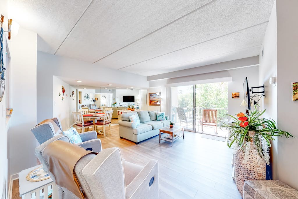Beautifully remodeled villa near the beach with tennis, pickleball, & pool — Hilton Head, SC — vacation rental