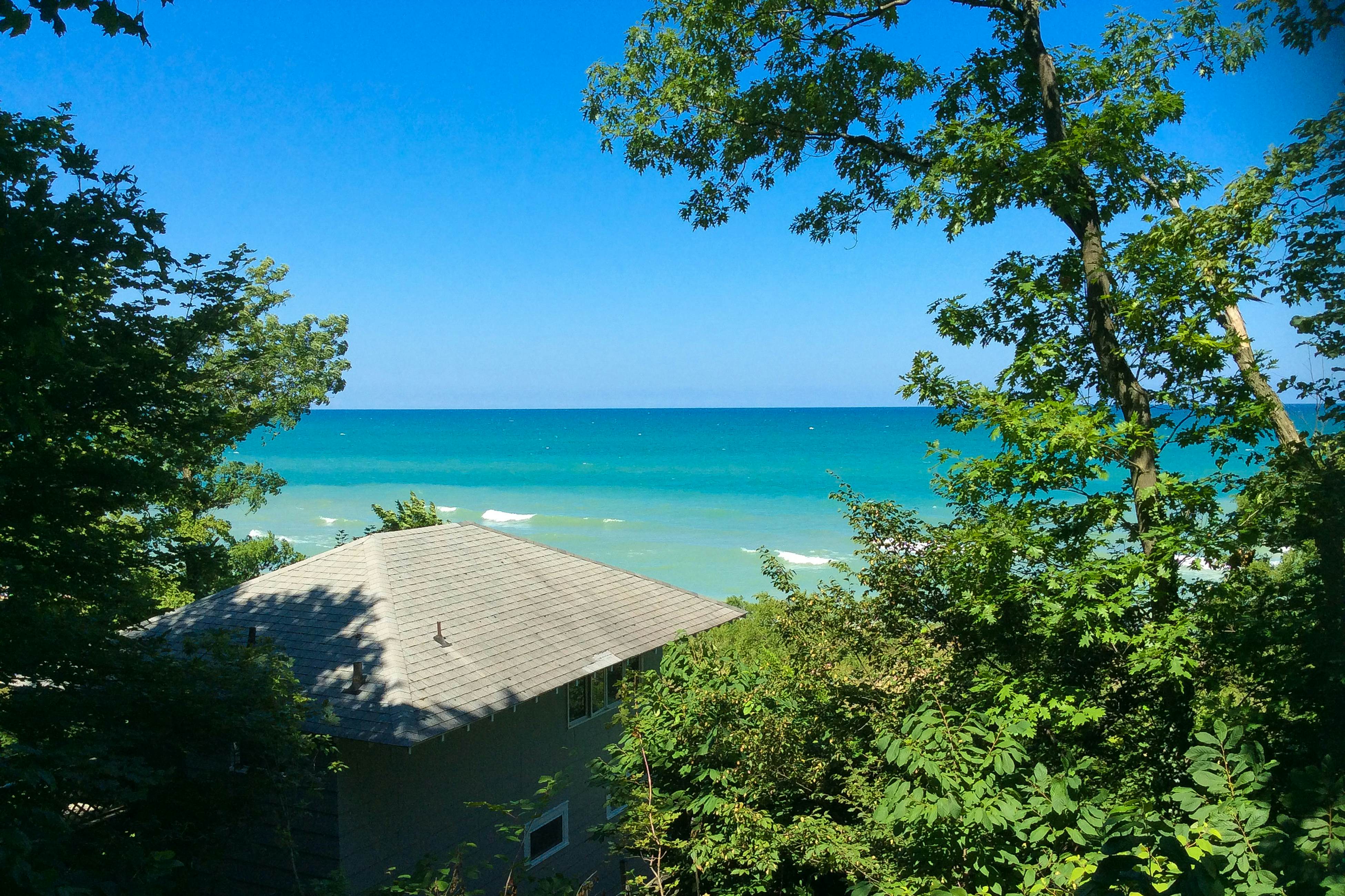 Lakeview Bluff 3 BD Lakeside, MI Vacation Rental Vacasa