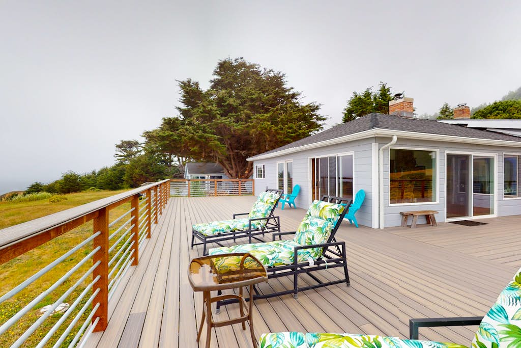 Stunning Ocean Bluff Estate in Elk w Views, Deck — Elk, CA — vacation rental