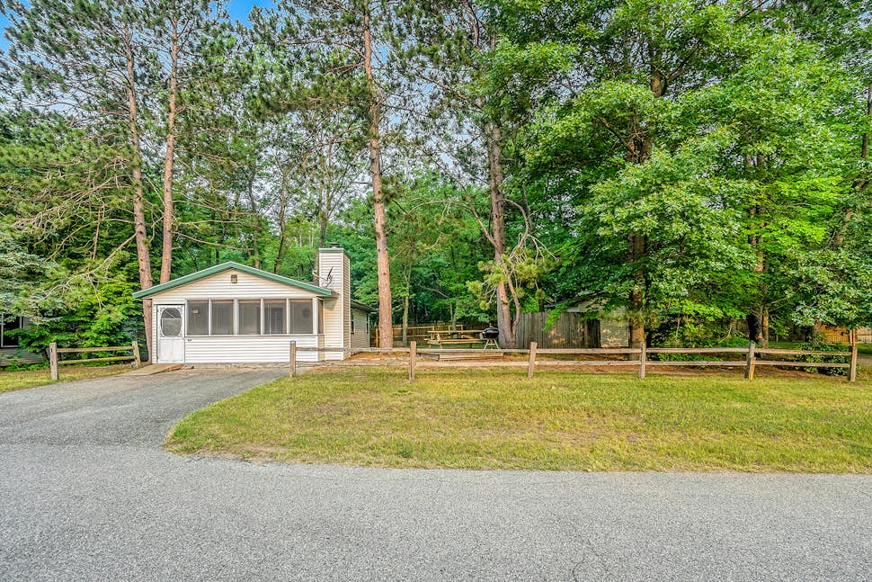 Goshorn Lake's Endless Summer 2 BD Saugatuck, MI Vacation Rental Vacasa