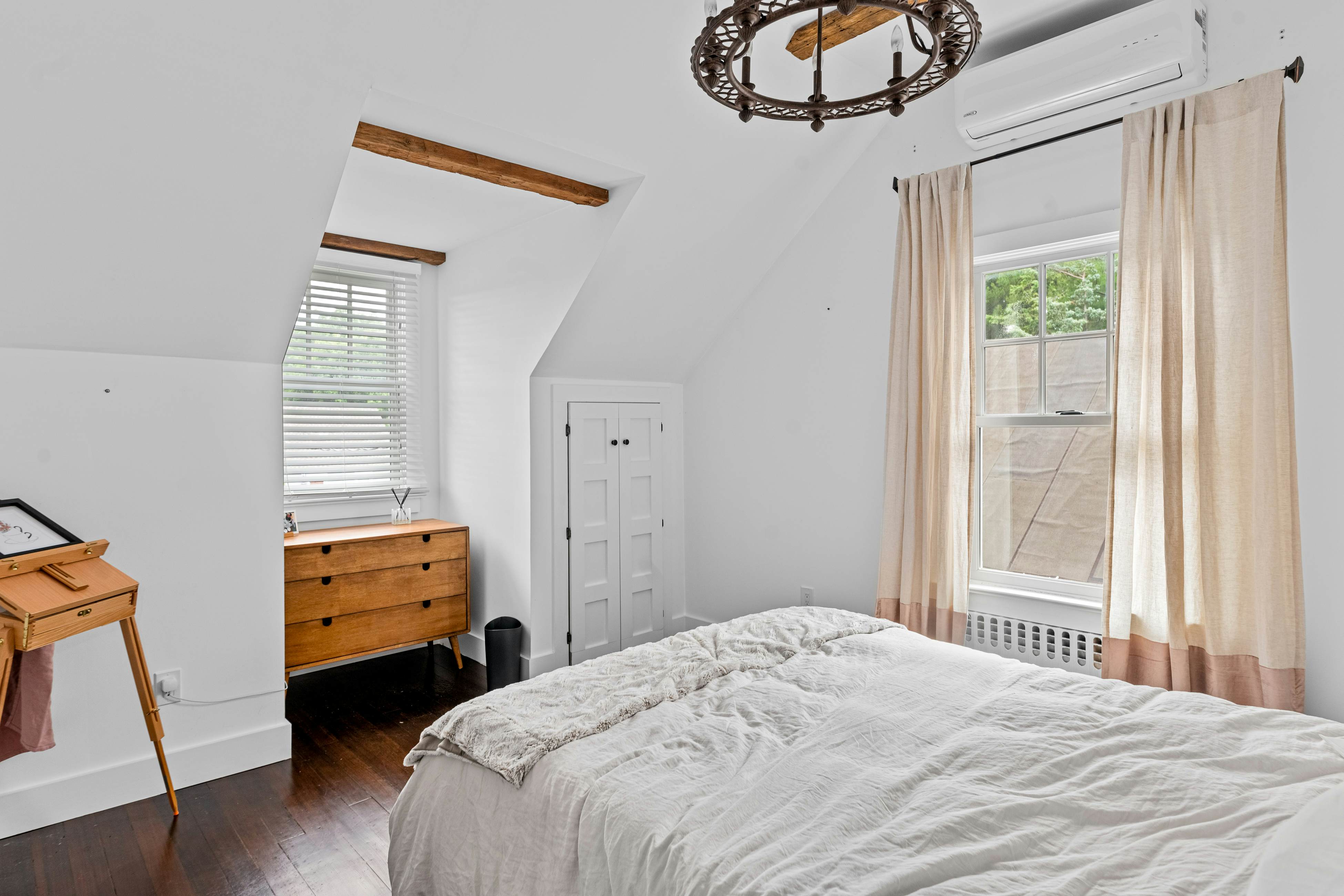 Cozy Greenport Cottage