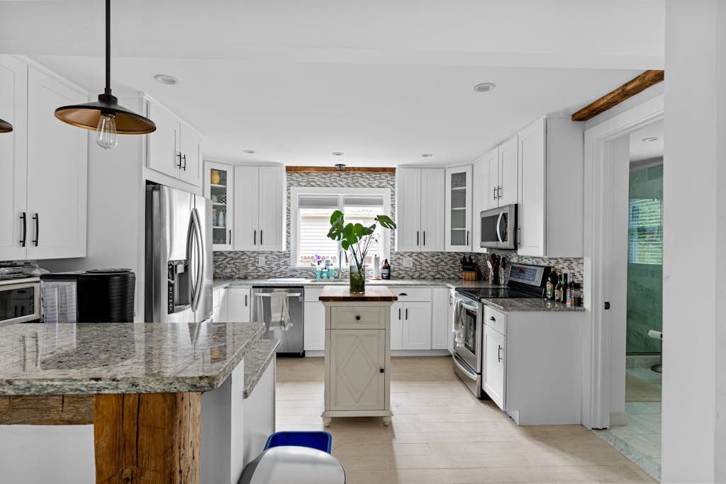 Cozy Greenport Cottage