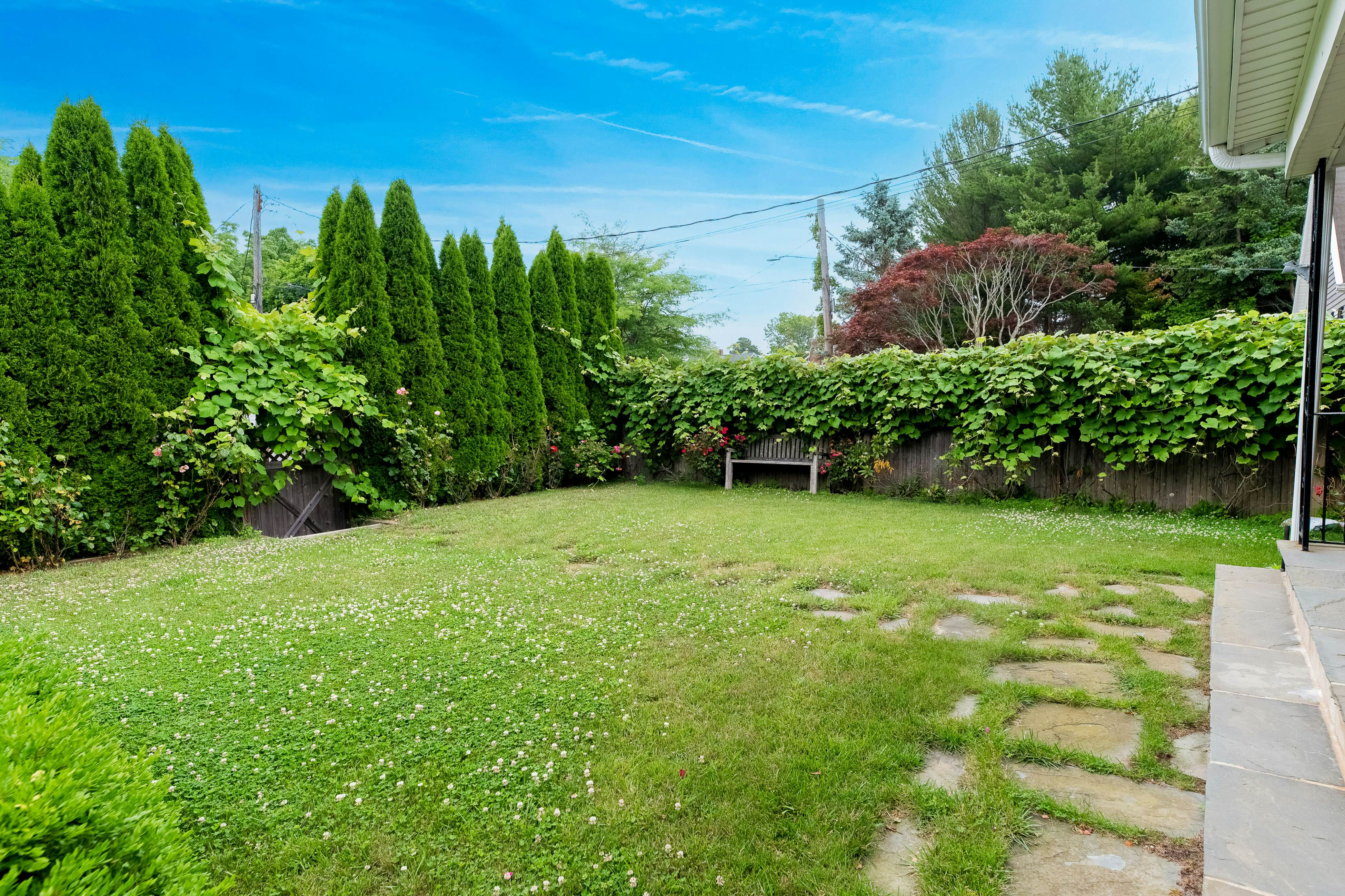 Cozy Greenport Cottage