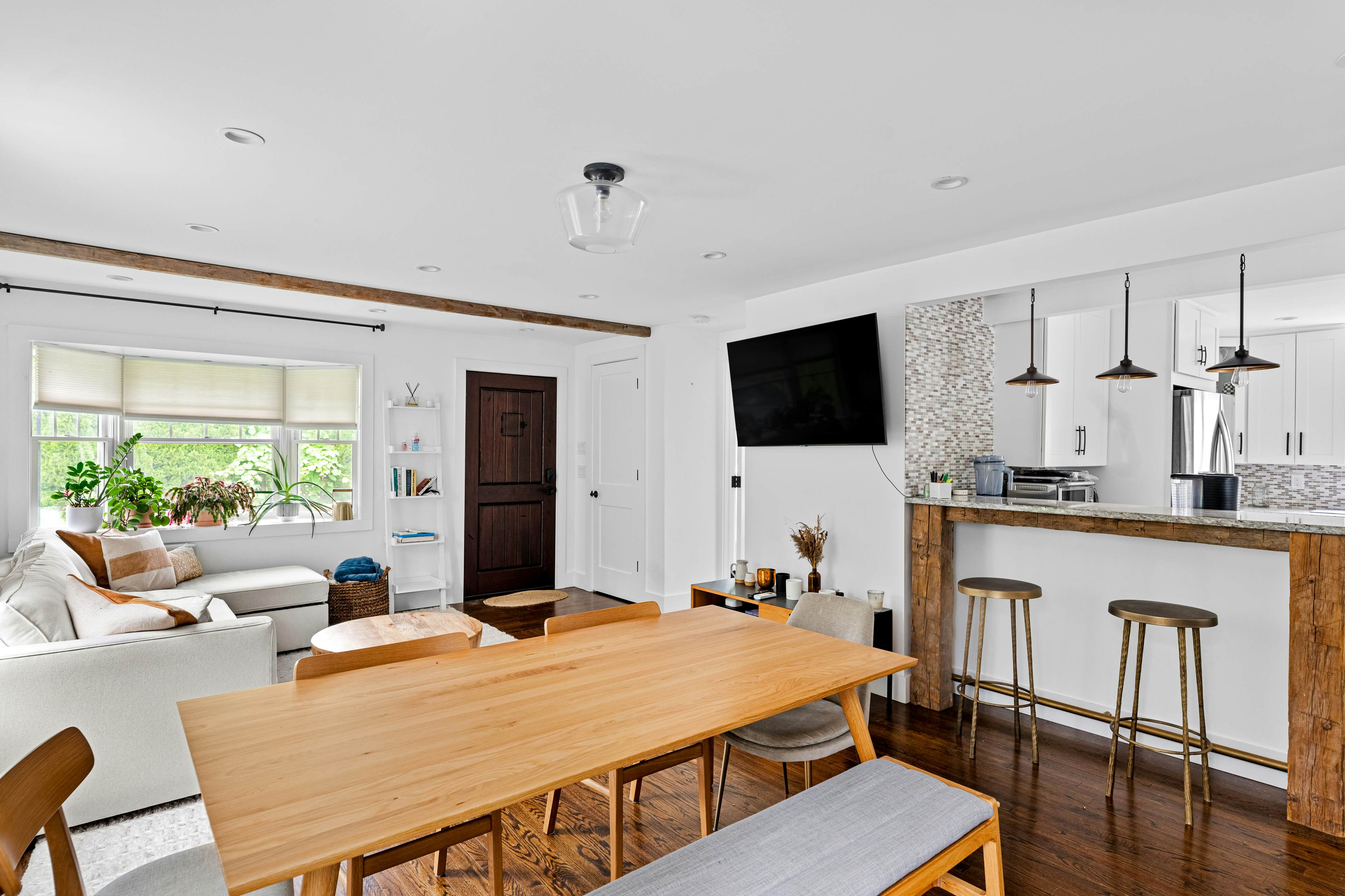 Cozy Greenport Cottage