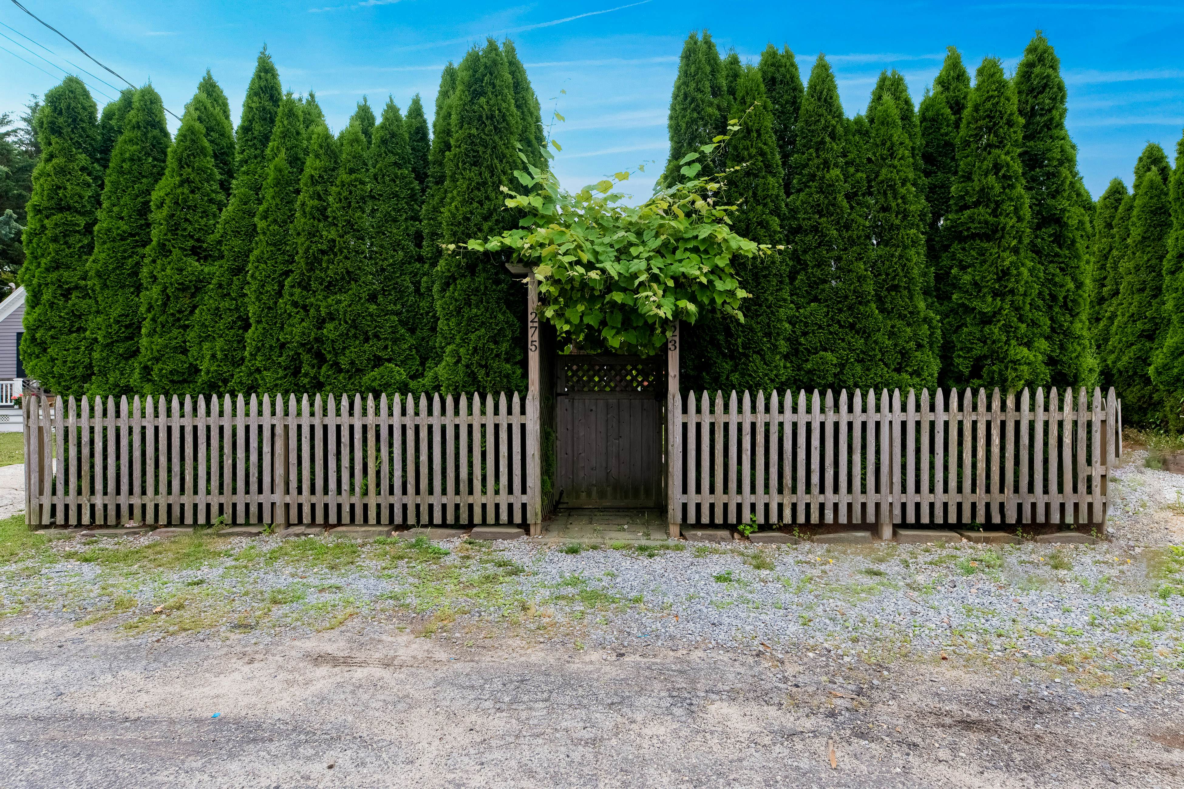 Cozy Greenport Cottage